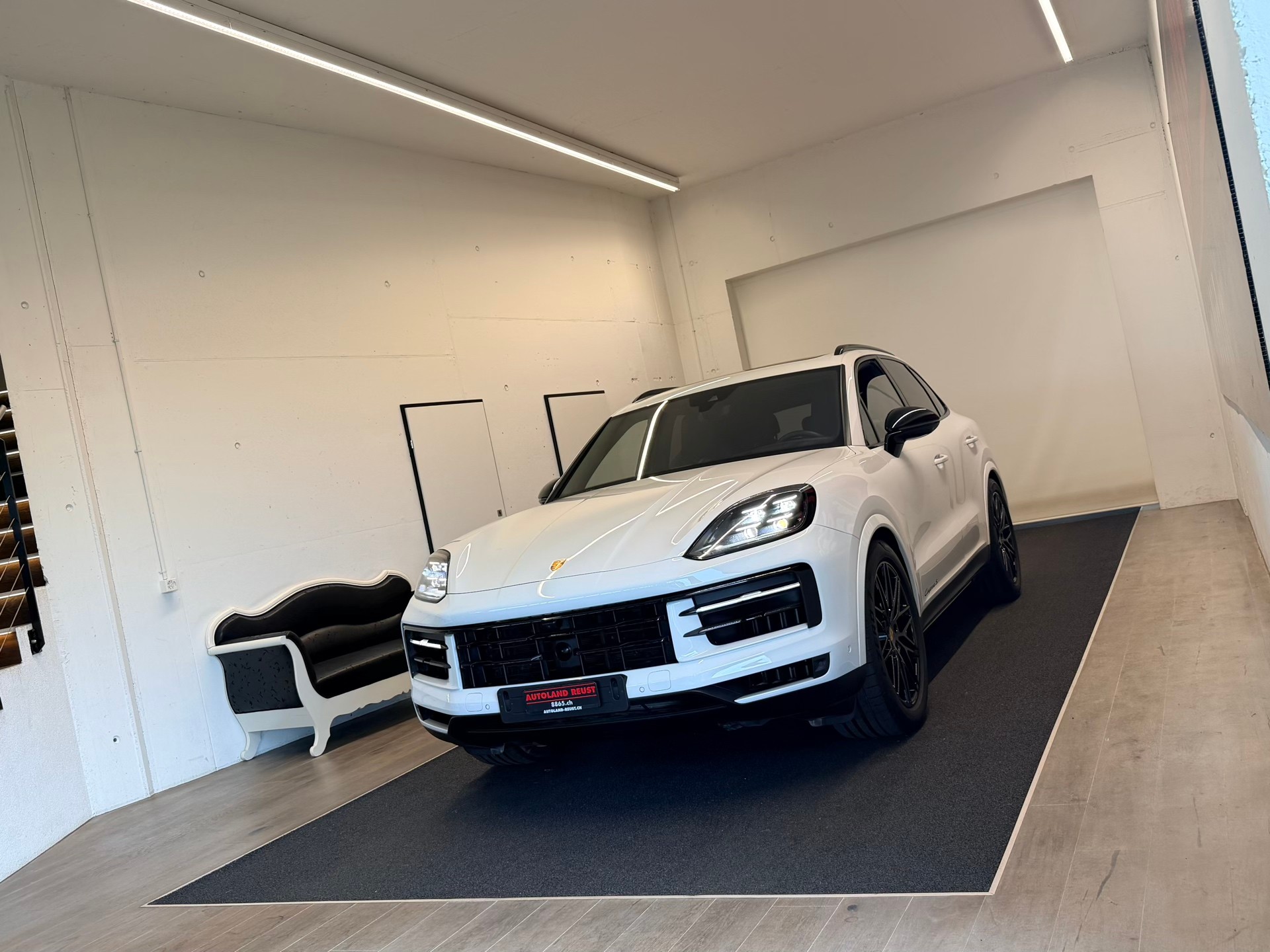PORSCHE Cayenne S Tiptronic-image-2