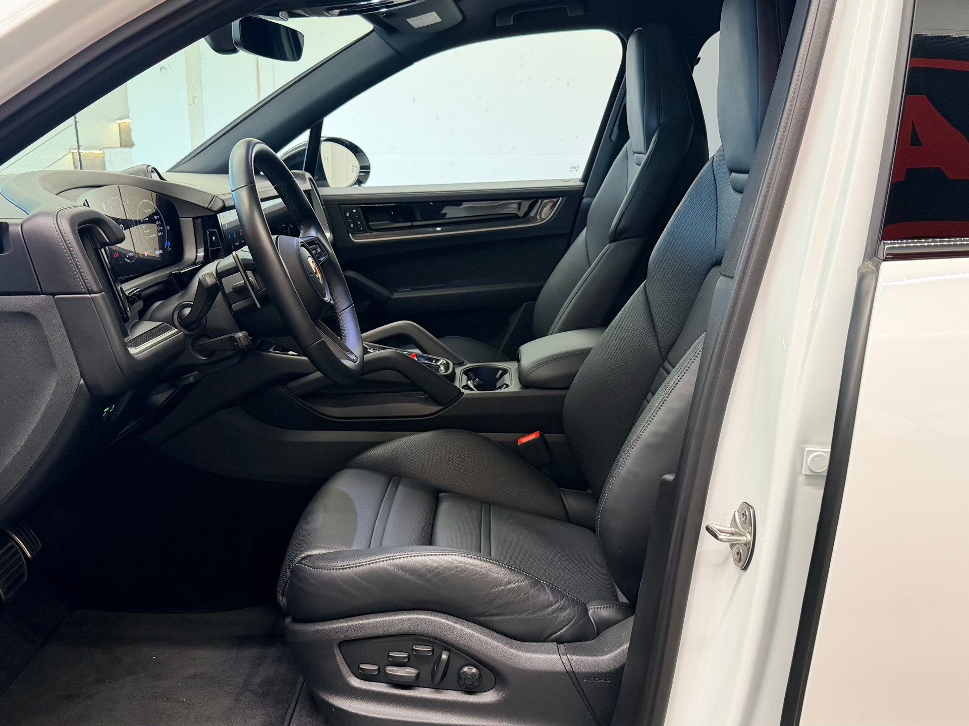 PORSCHE Cayenne S Tiptronic-image-15