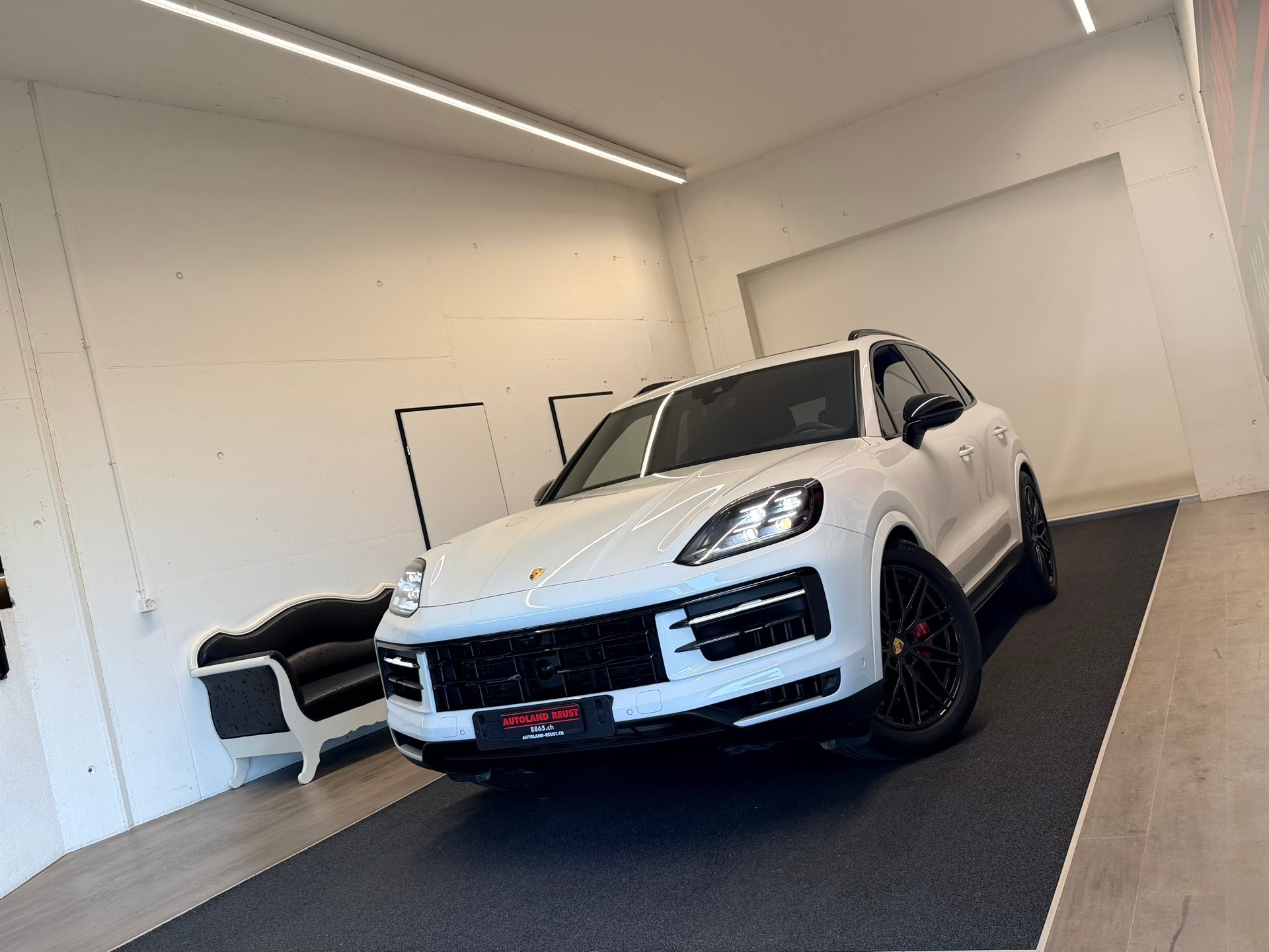 PORSCHE Cayenne S Tiptronic-image-4