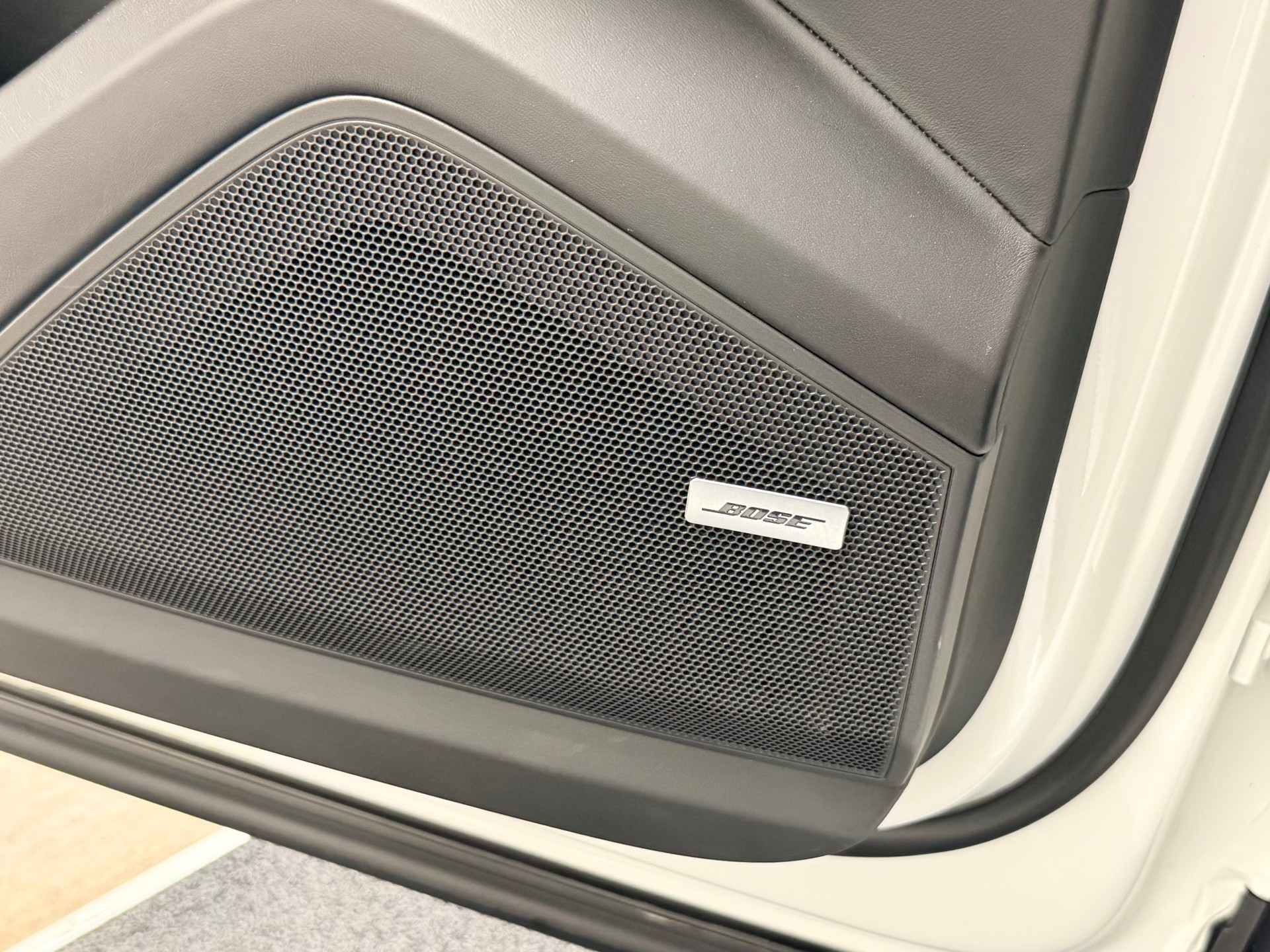 PORSCHE Cayenne S Tiptronic-image-30