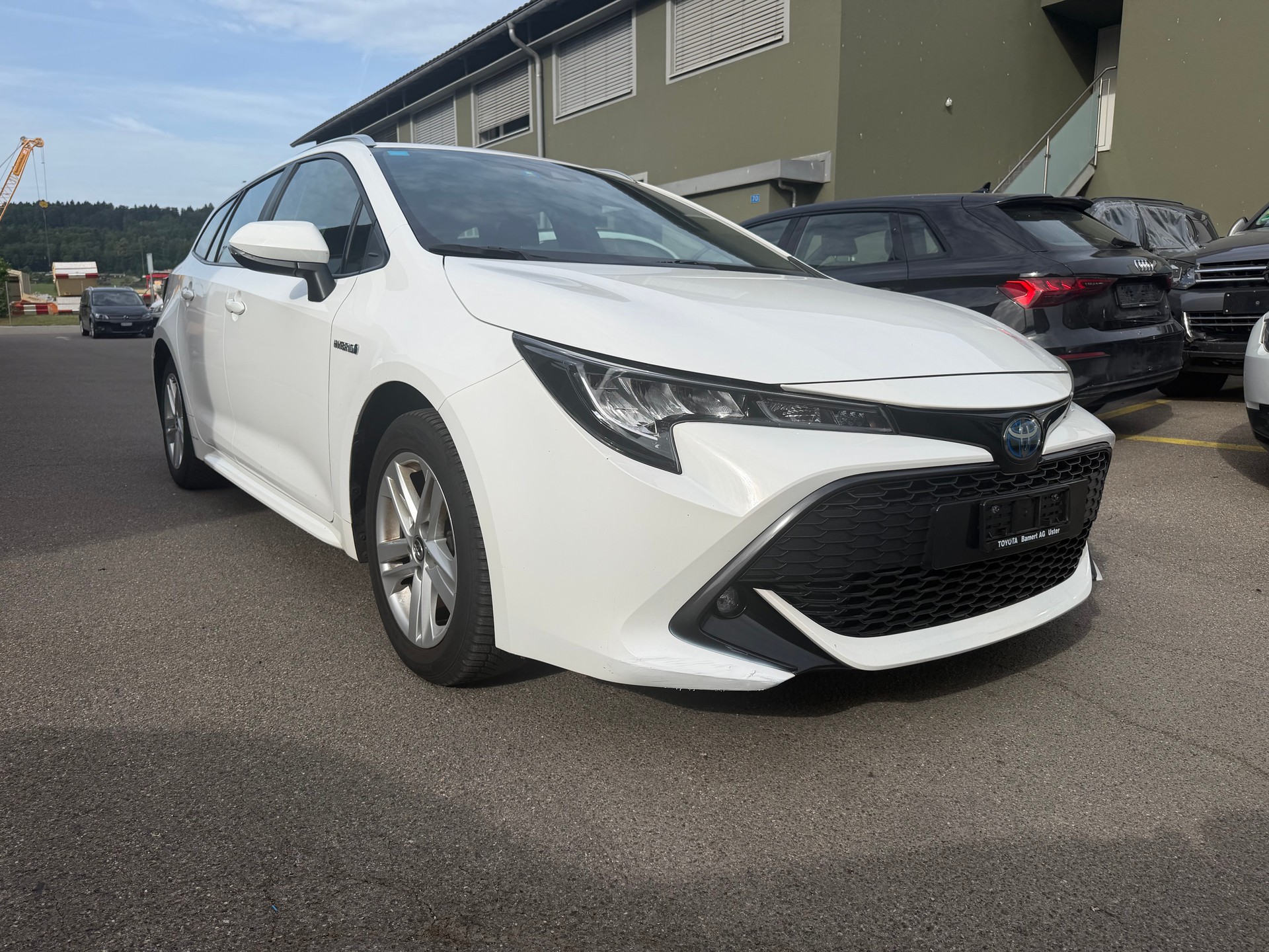 TOYOTA Corolla Touring Sports 1.8 HSD Comfort e-CVT-image-2