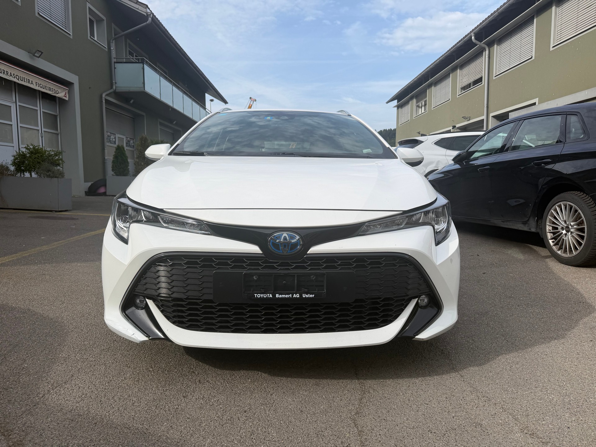 TOYOTA Corolla Touring Sports 1.8 HSD Comfort e-CVT-image-1