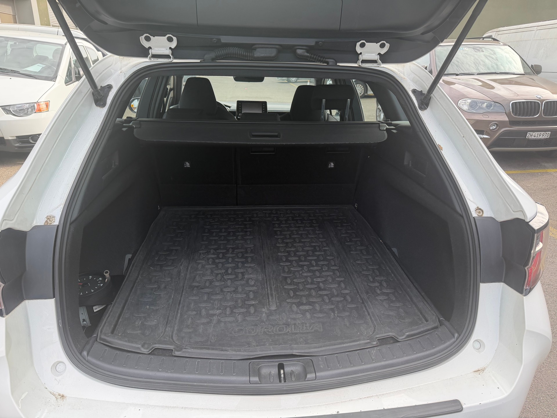 TOYOTA Corolla Touring Sports 1.8 HSD Comfort e-CVT-image-8