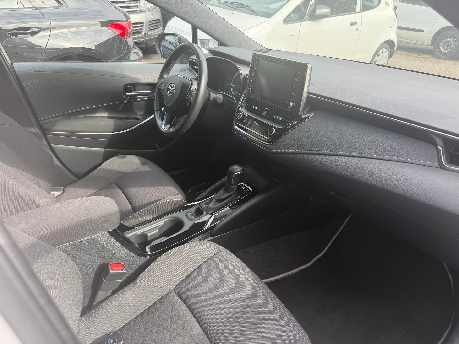 TOYOTA Corolla Touring Sports 1.8 HSD Comfort e-CVT-image-6