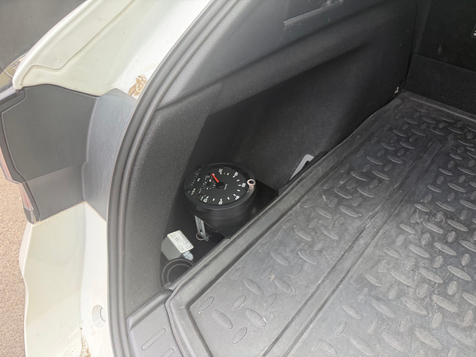 TOYOTA Corolla Touring Sports 1.8 HSD Comfort e-CVT-image-9