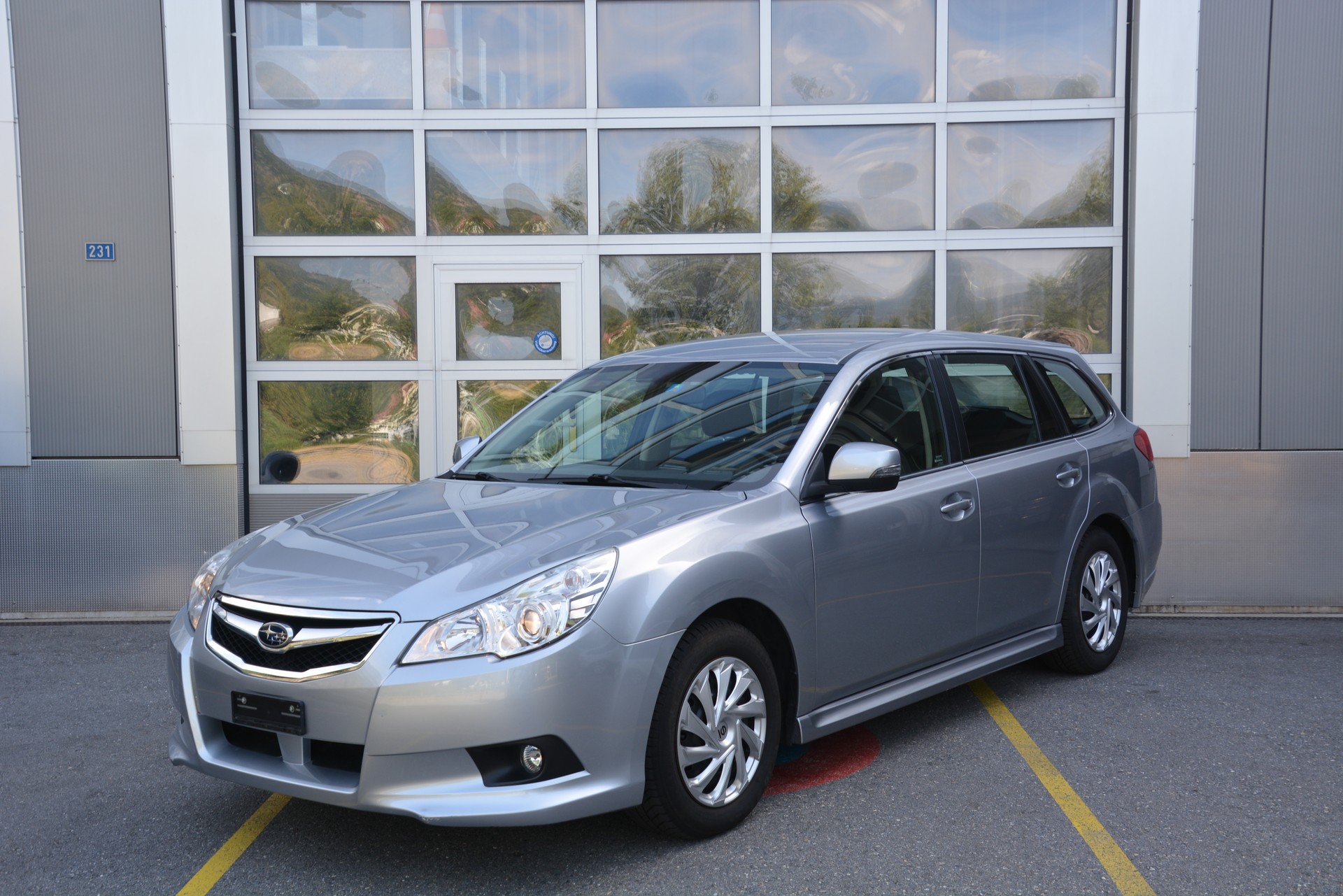 SUBARU Legacy 2.0i Advantage AWD Lineartronic Ice Bear-image-0
