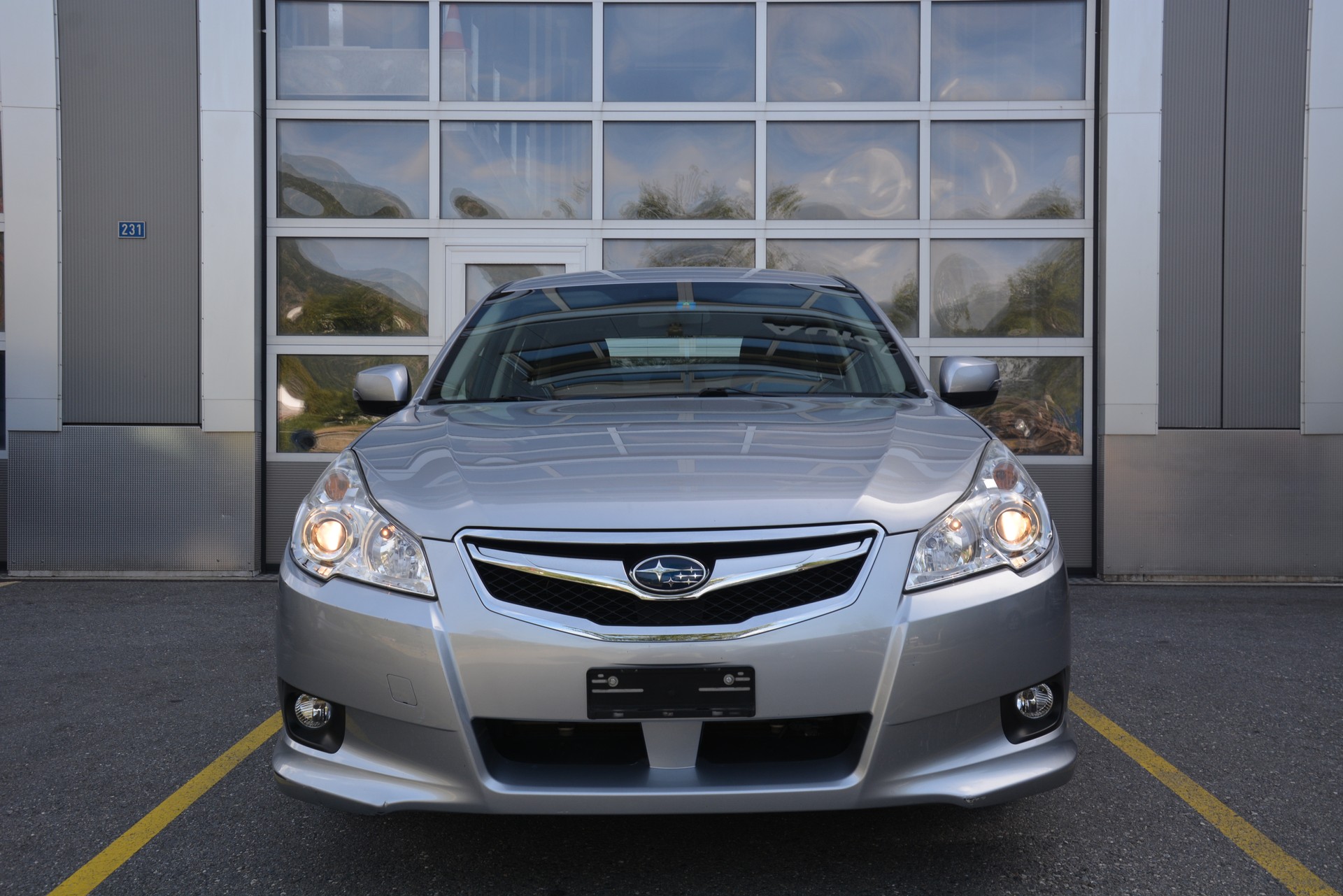SUBARU Legacy 2.0i Advantage AWD Lineartronic Ice Bear-image-2
