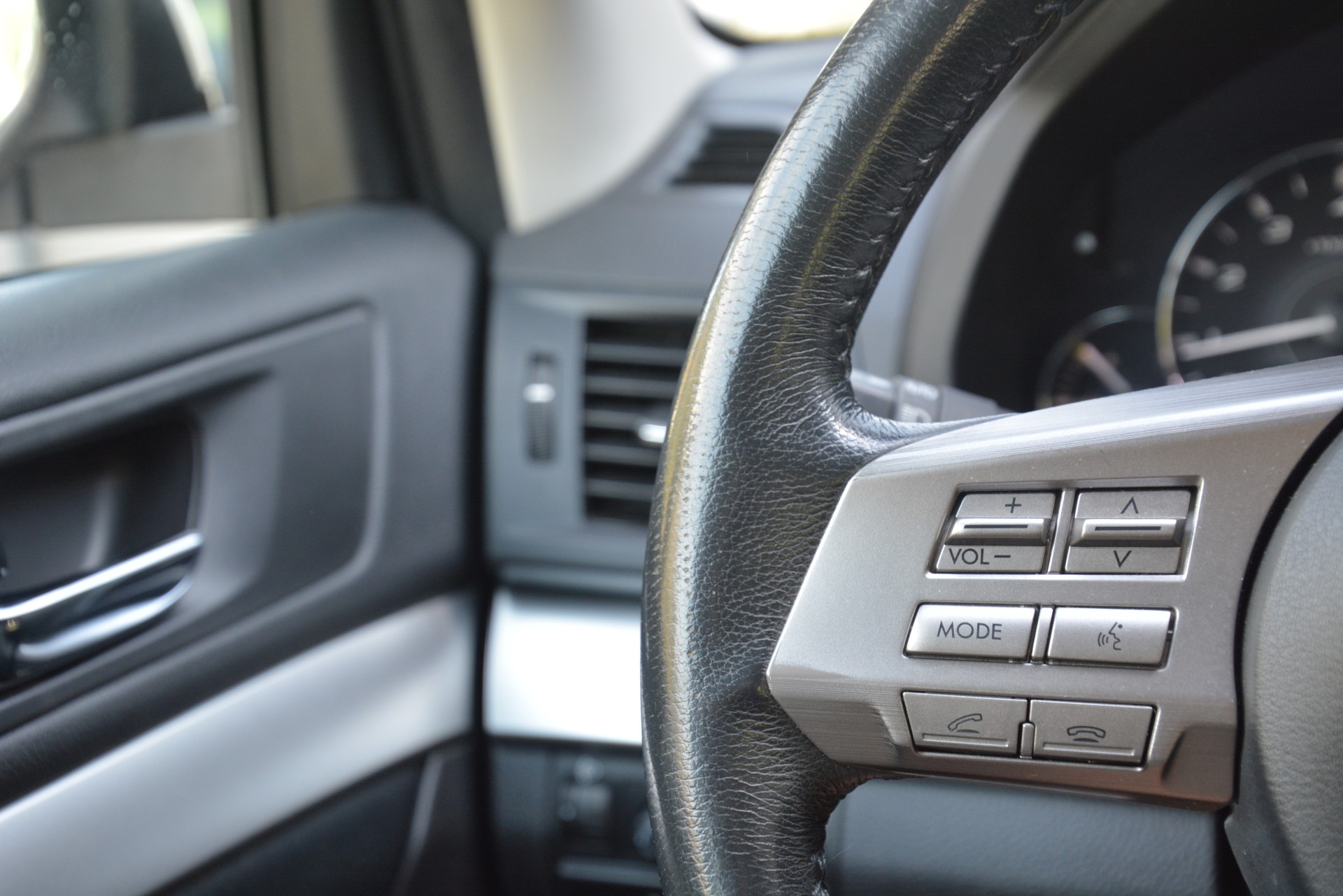 SUBARU Legacy 2.0i Advantage AWD Lineartronic Ice Bear-image-12