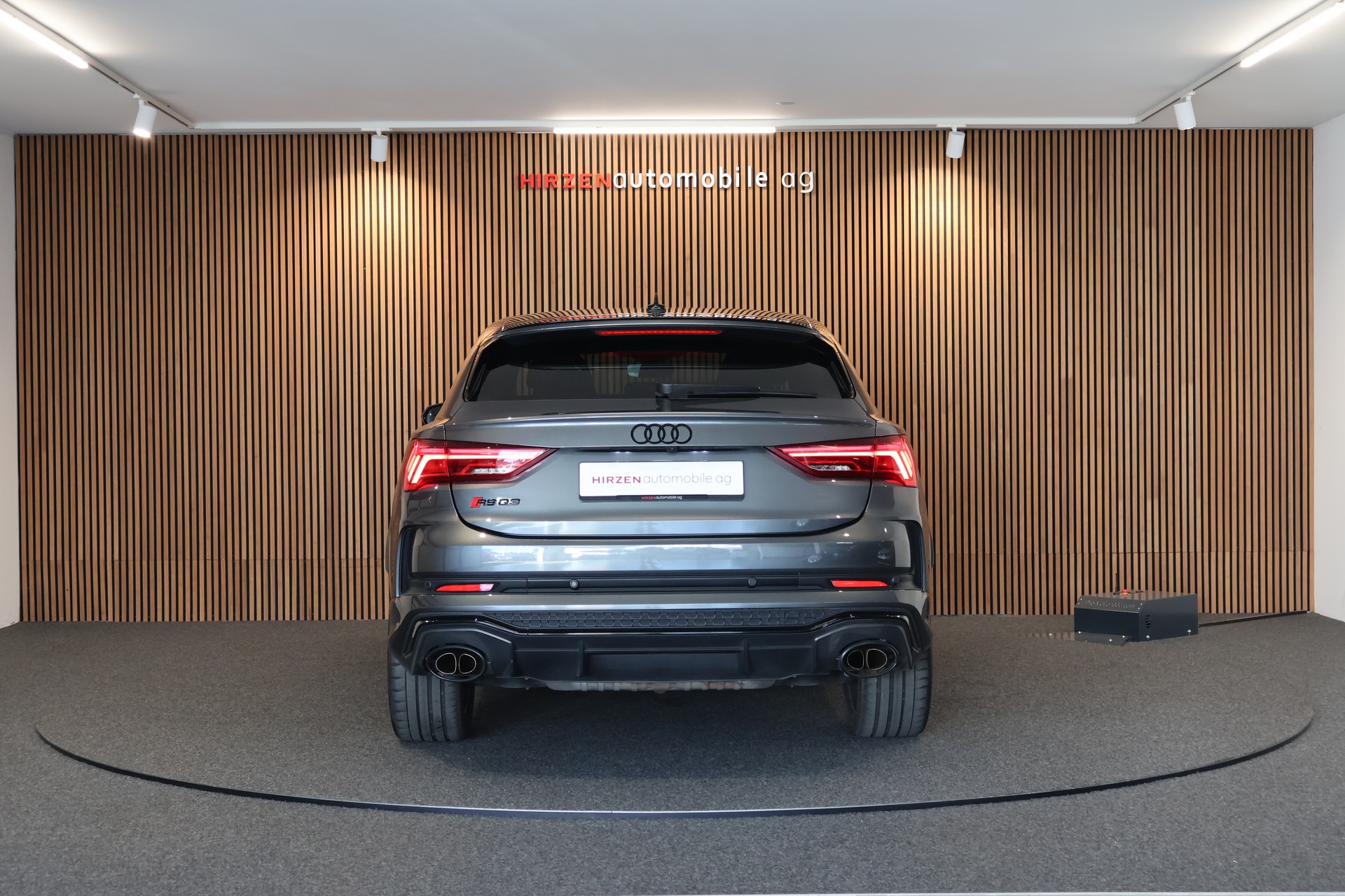 AUDI RS Q3 Sportback quattro S tronic-image-3