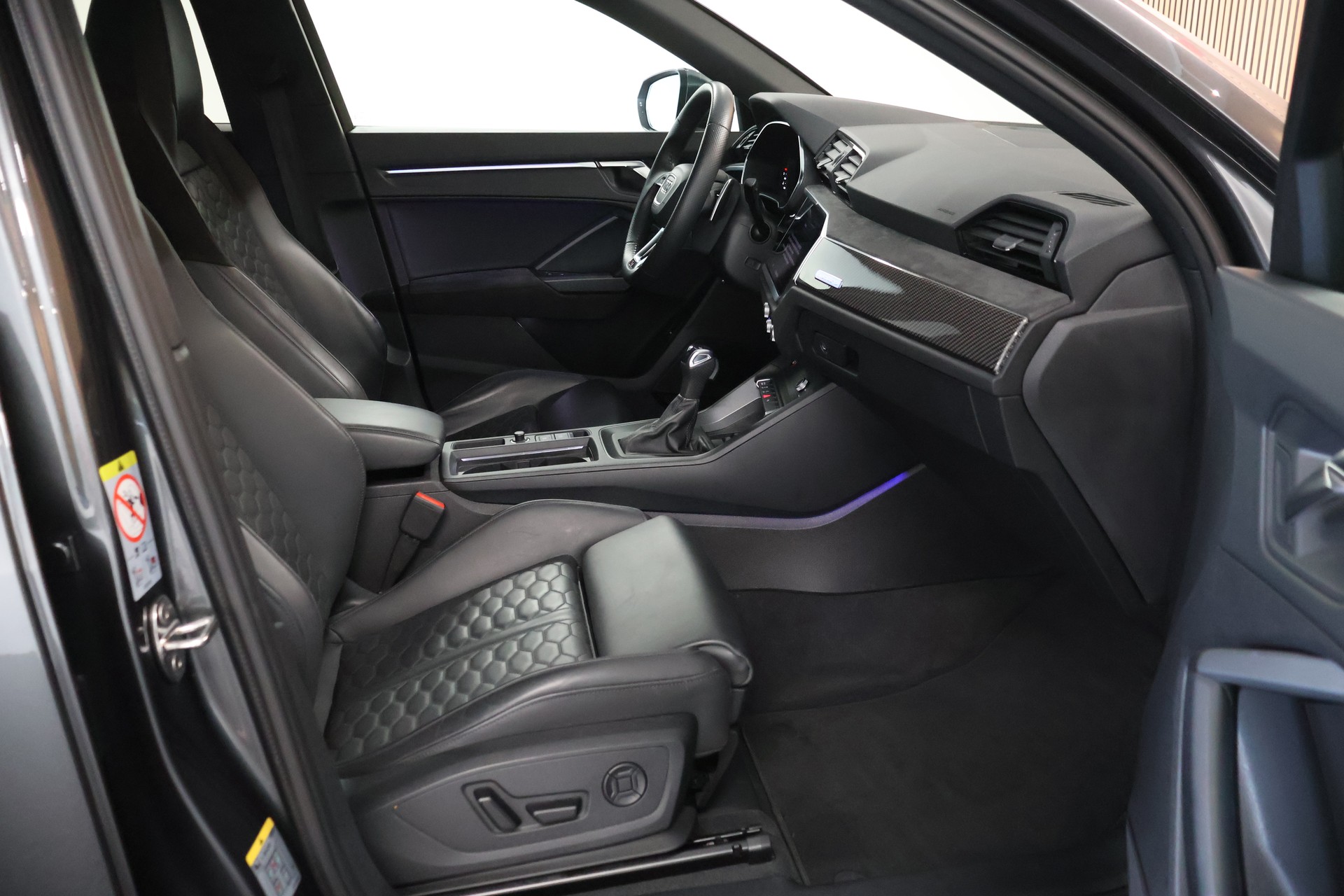 AUDI RS Q3 Sportback quattro S tronic-image-13