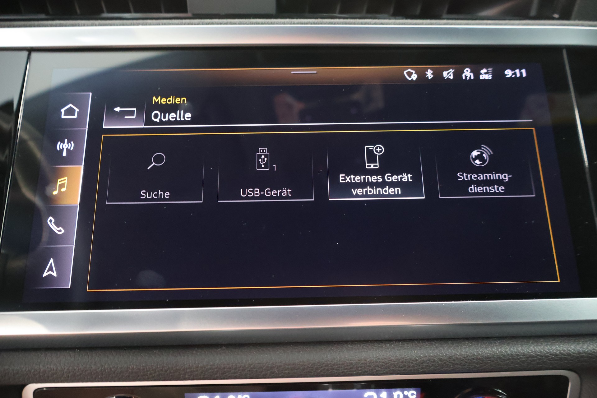 AUDI RS Q3 Sportback quattro S tronic-image-21