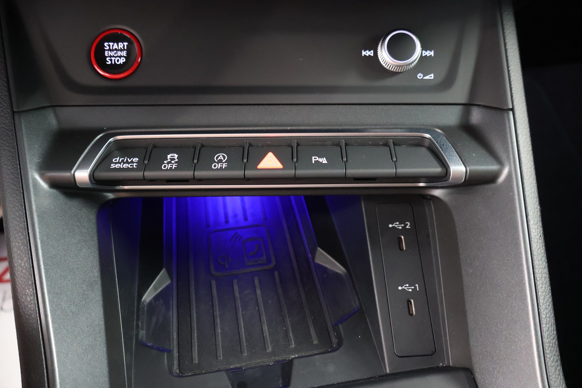 AUDI RS Q3 Sportback quattro S tronic-image-18