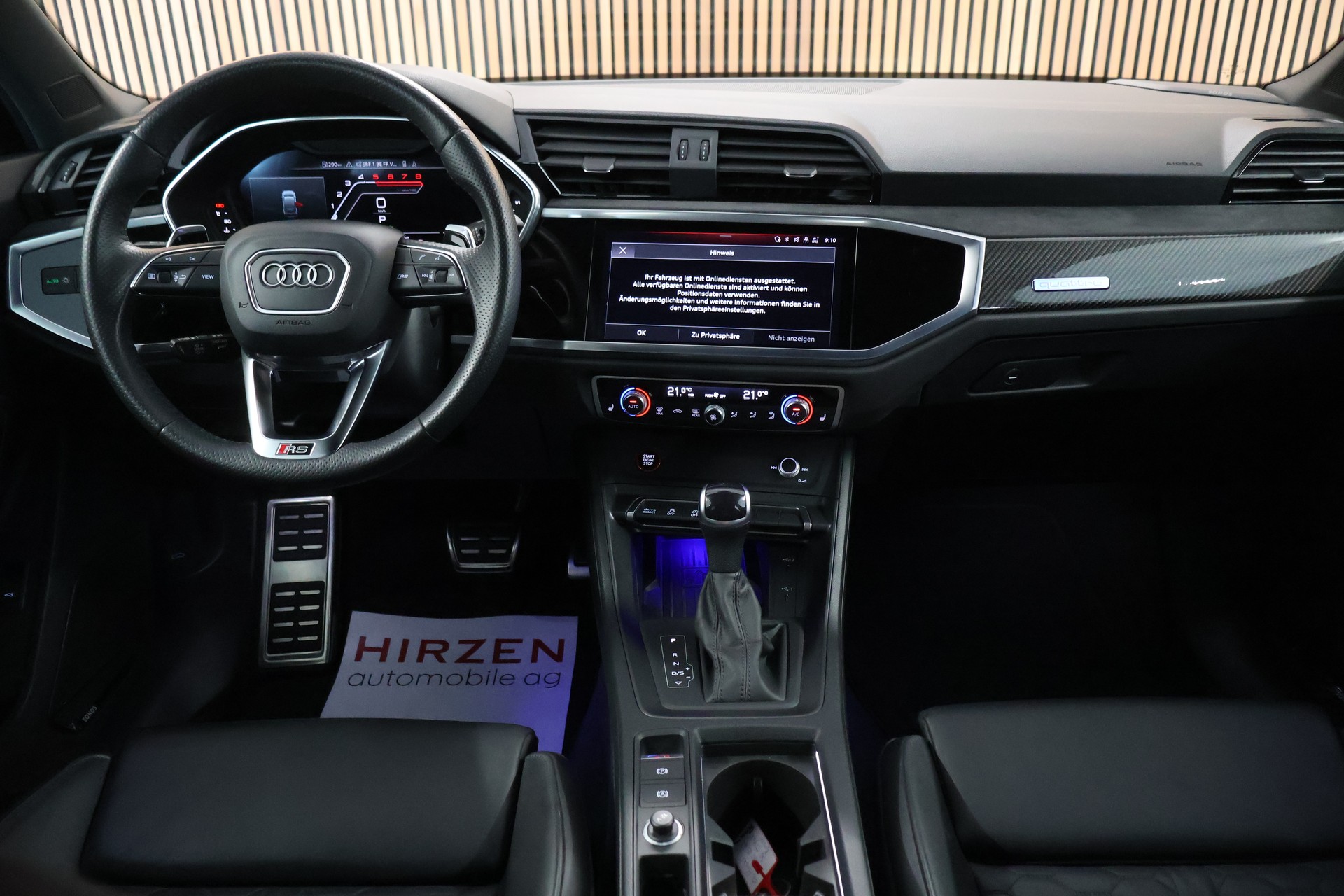 AUDI RS Q3 Sportback quattro S tronic-image-14