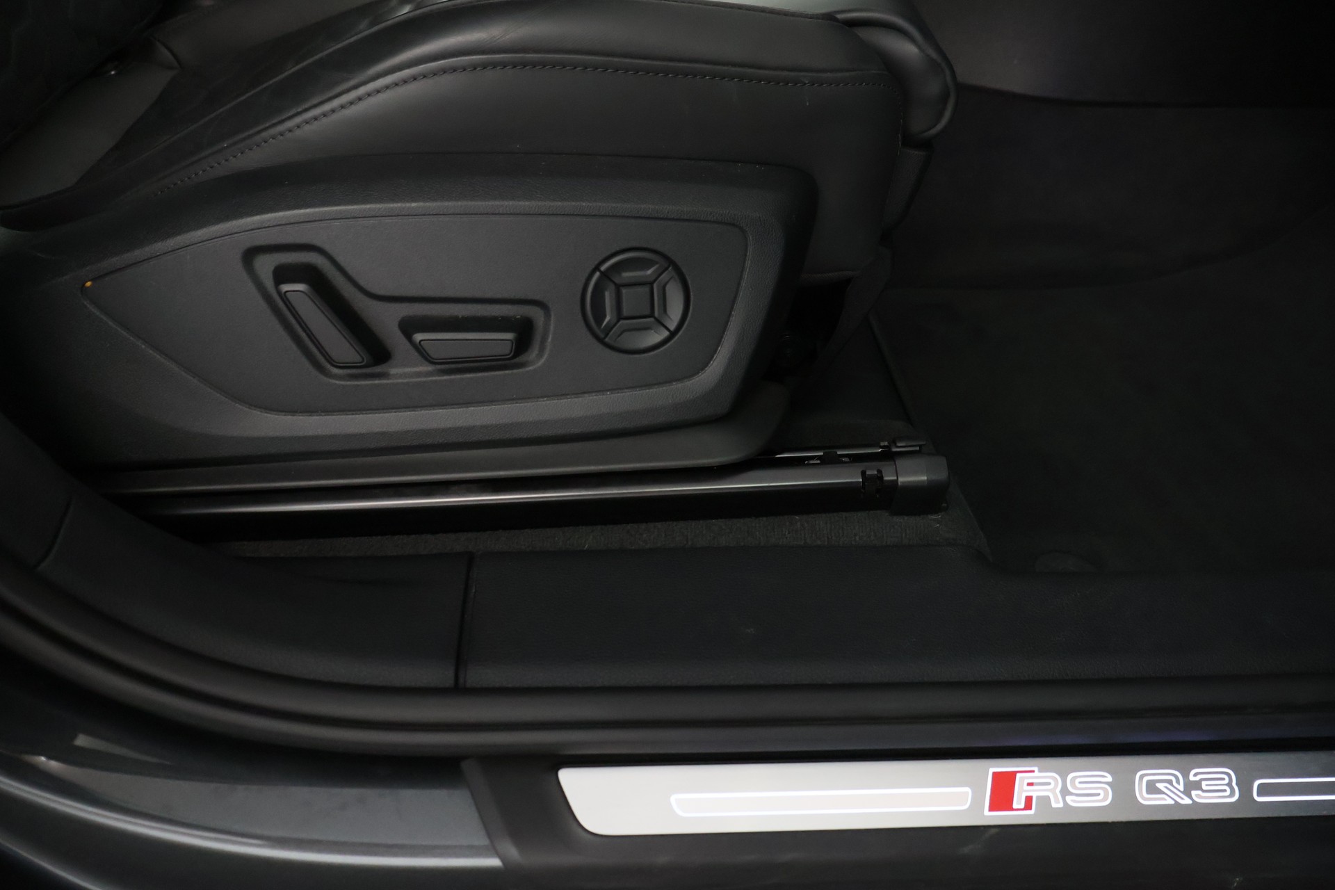 AUDI RS Q3 Sportback quattro S tronic-image-28
