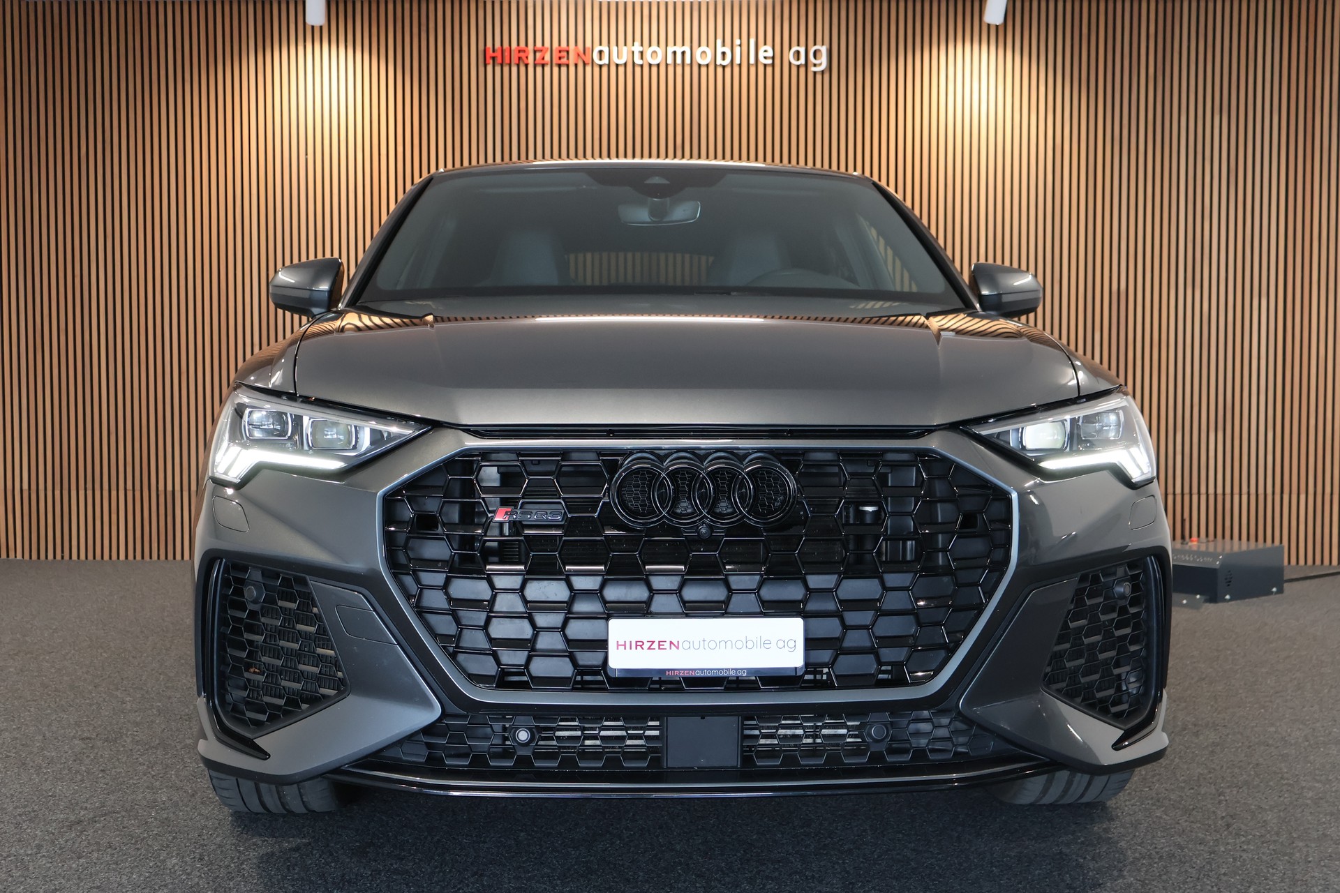 AUDI RS Q3 Sportback quattro S tronic-image-31