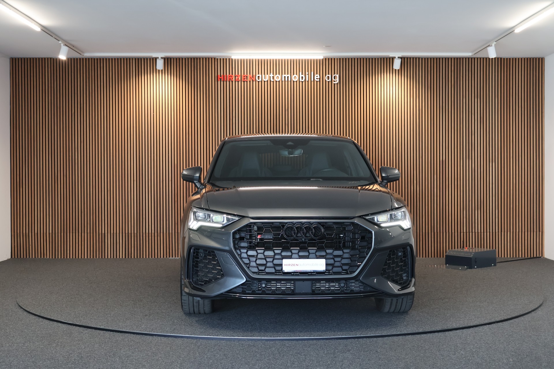 AUDI RS Q3 Sportback quattro S tronic-image-7