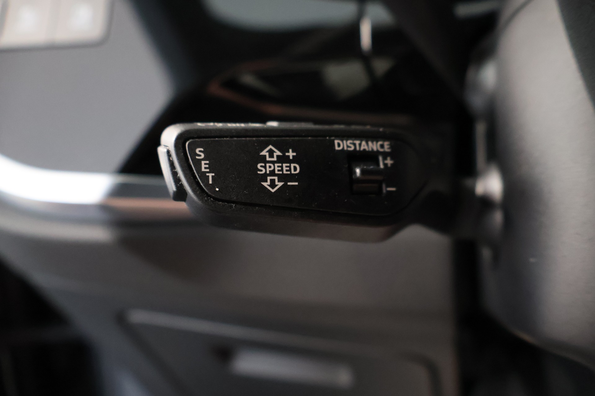 AUDI RS Q3 Sportback quattro S tronic-image-25