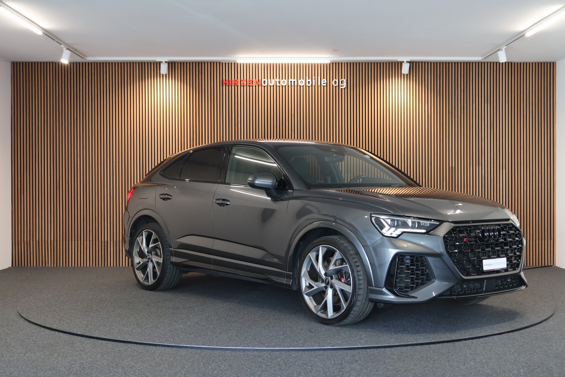 AUDI RS Q3 Sportback quattro S tronic-image-6