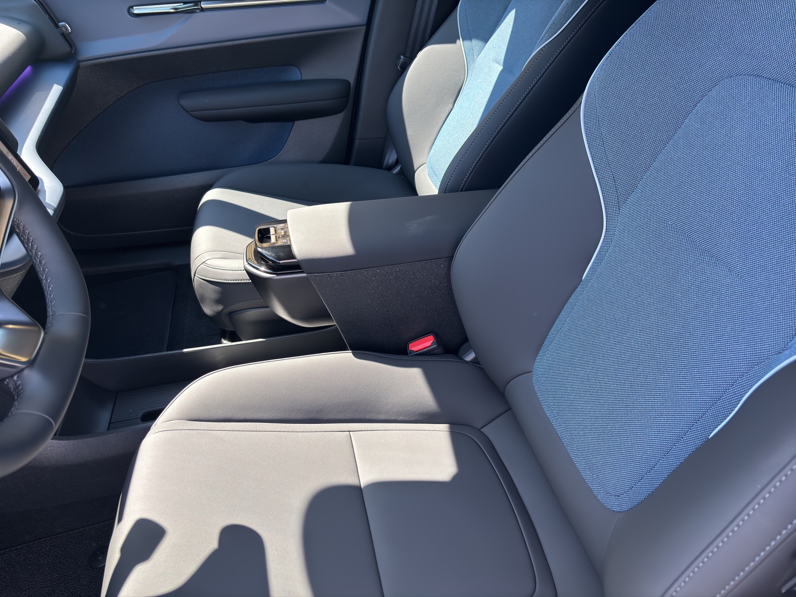 VOLVO EX30 E60 Plus-image-11