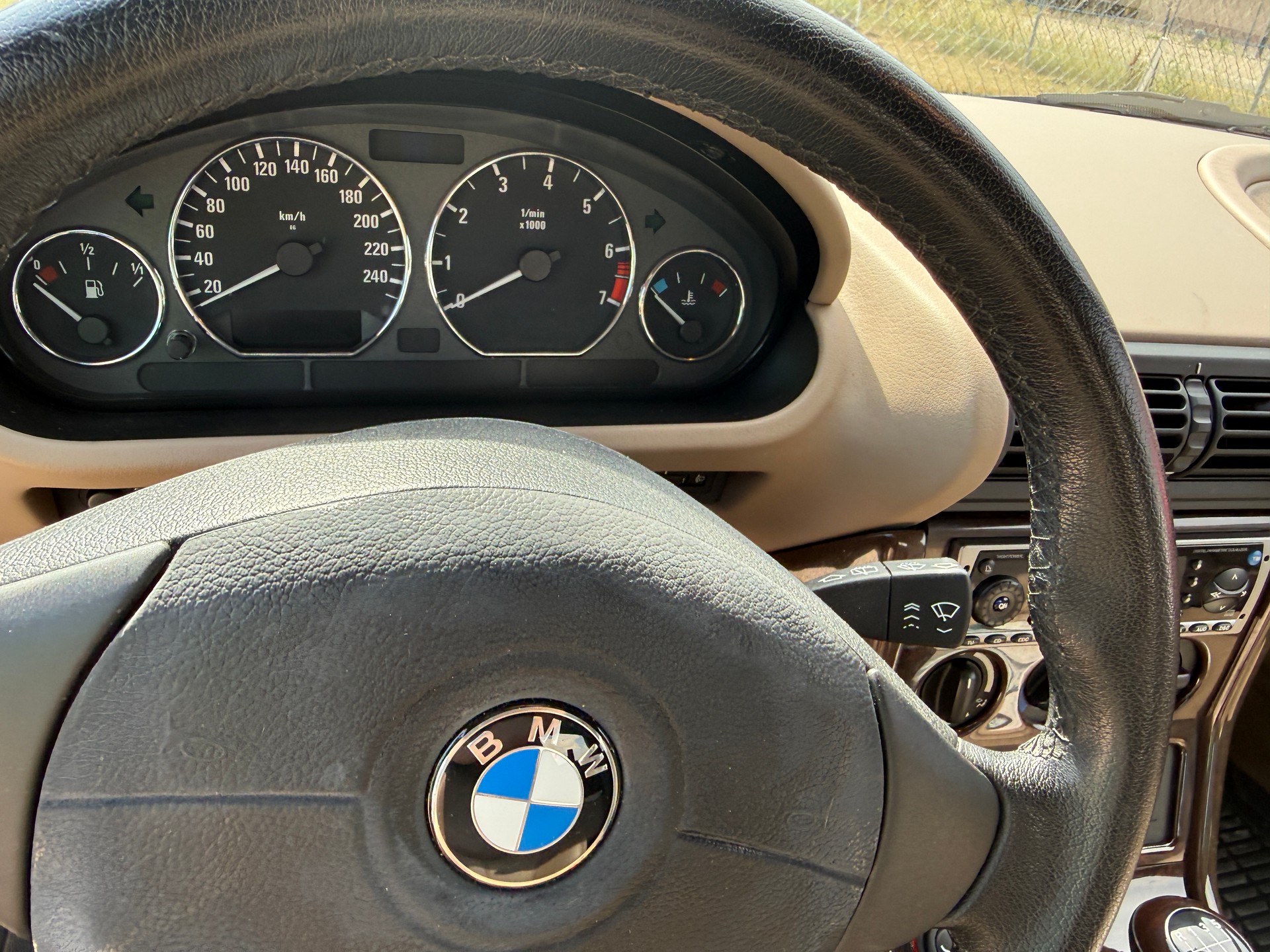 BMW 2.8-image-5