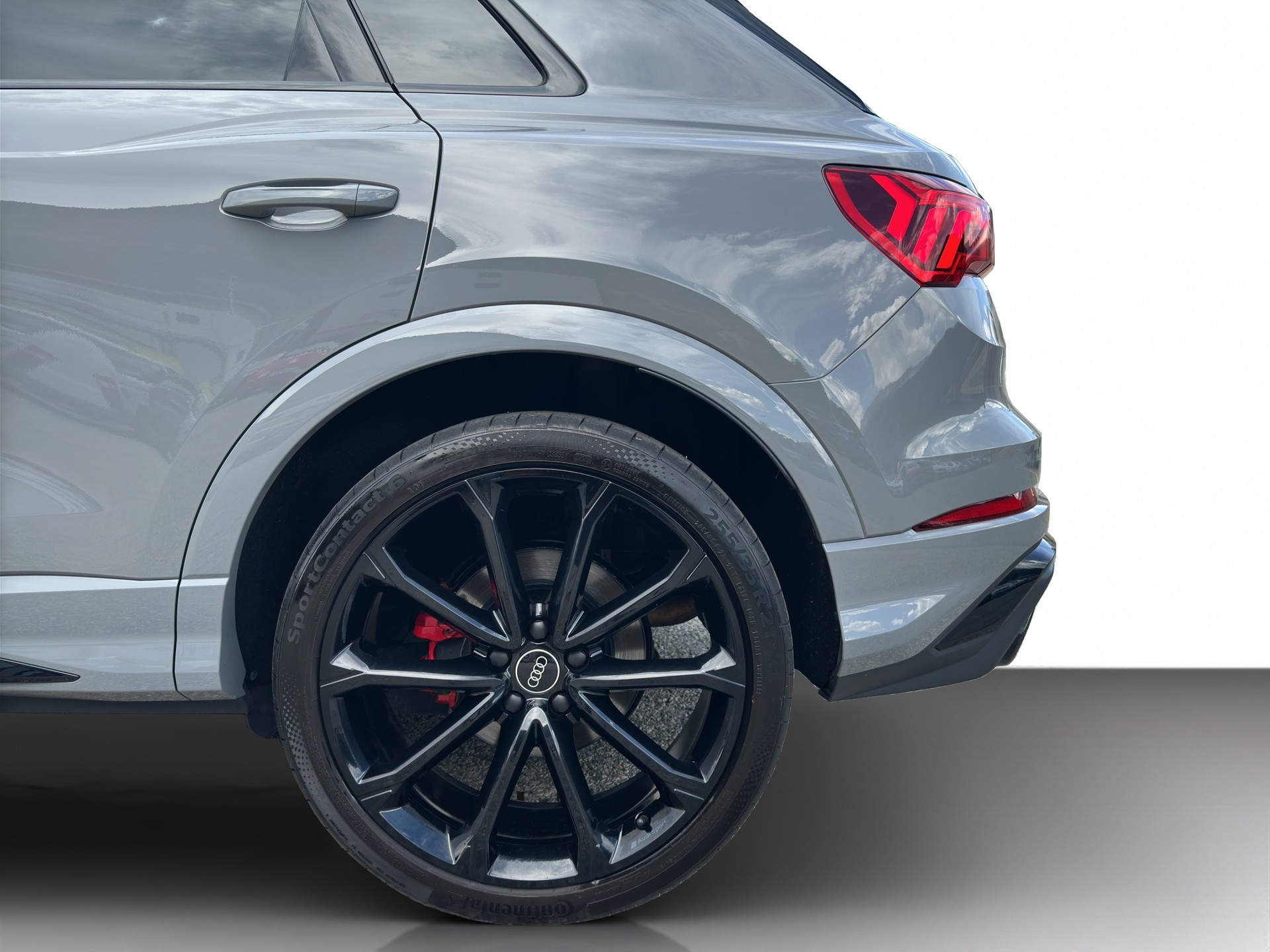 AUDI RS Q3 2.5 TFSI quattro S-Tronic-image-15