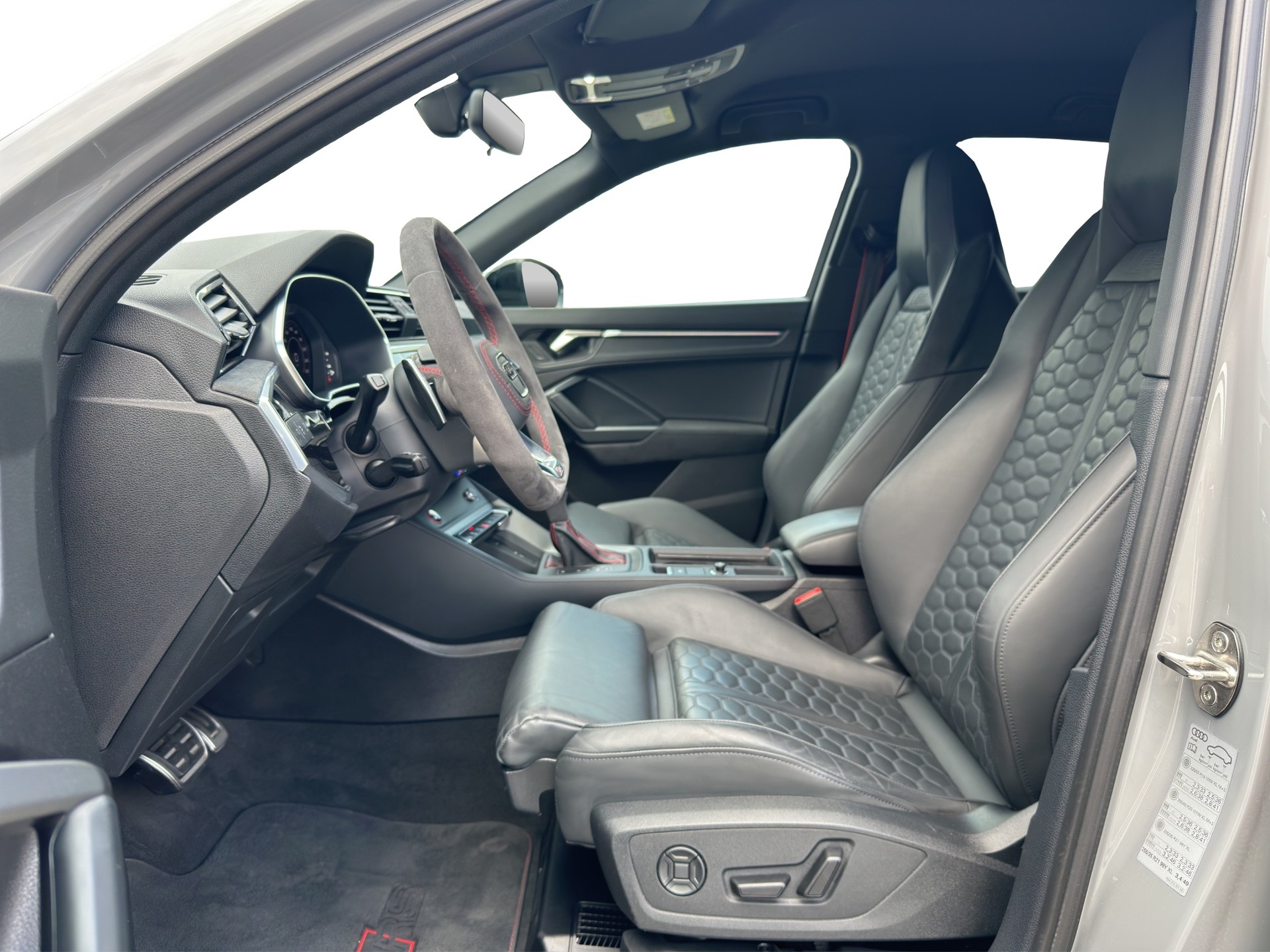AUDI RS Q3 2.5 TFSI quattro S-Tronic-image-20
