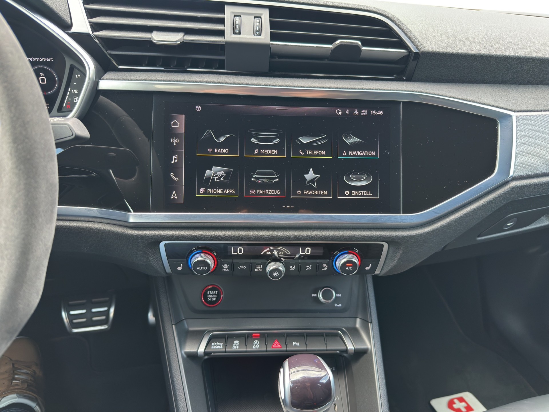 AUDI RS Q3 2.5 TFSI quattro S-Tronic-image-25
