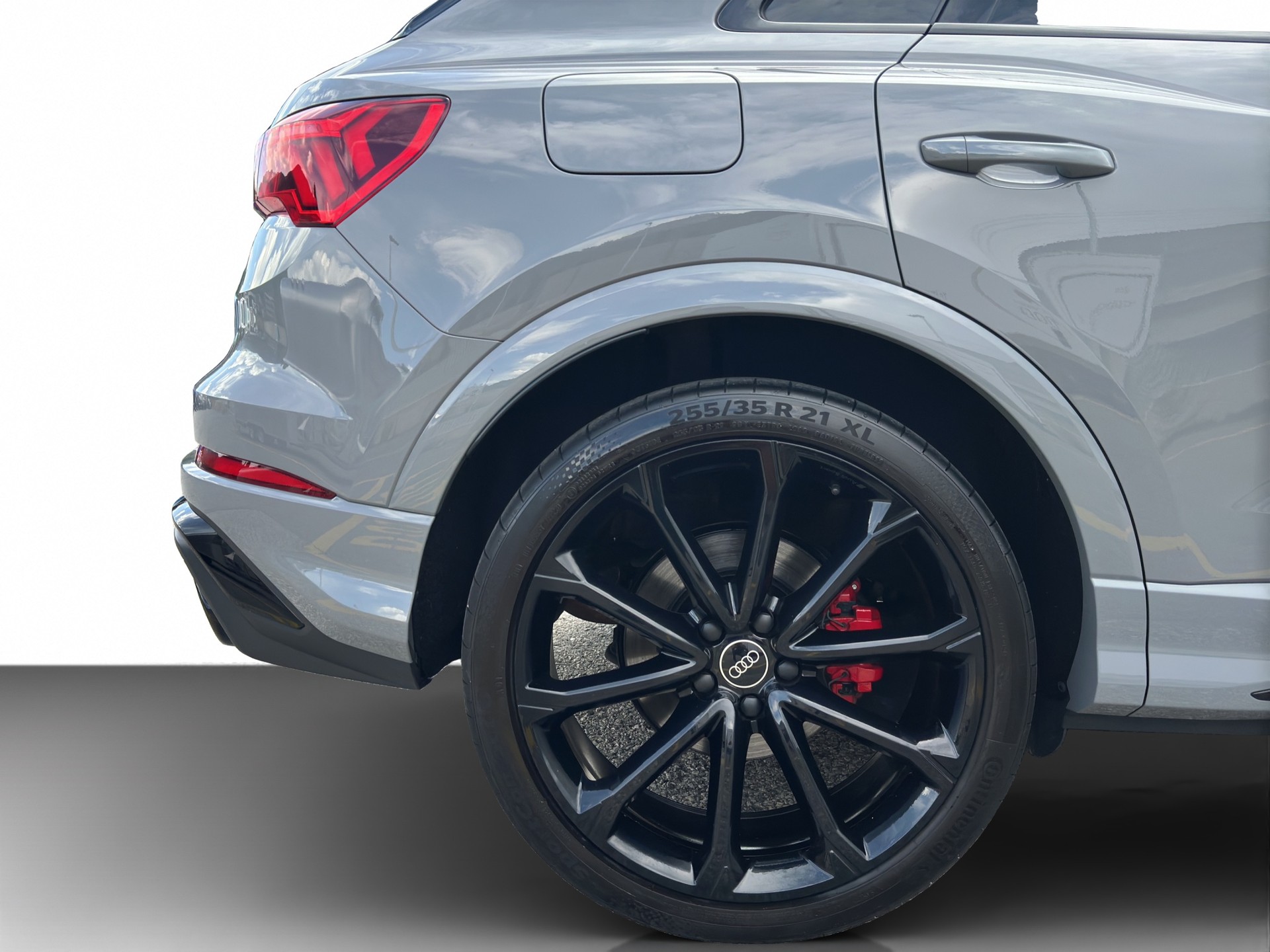 AUDI RS Q3 2.5 TFSI quattro S-Tronic-image-11