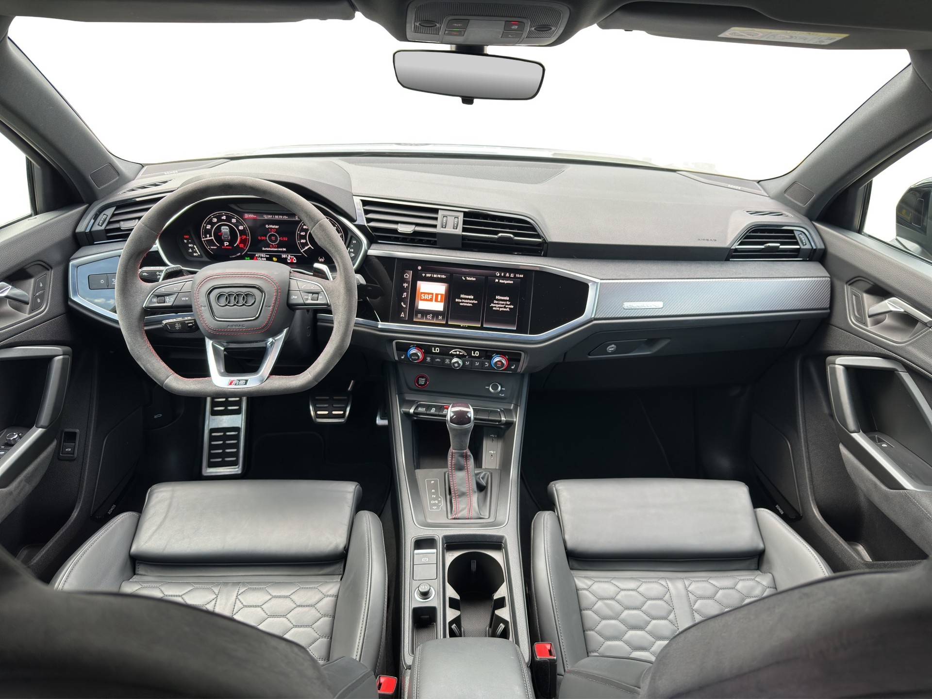 AUDI RS Q3 2.5 TFSI quattro S-Tronic-image-17