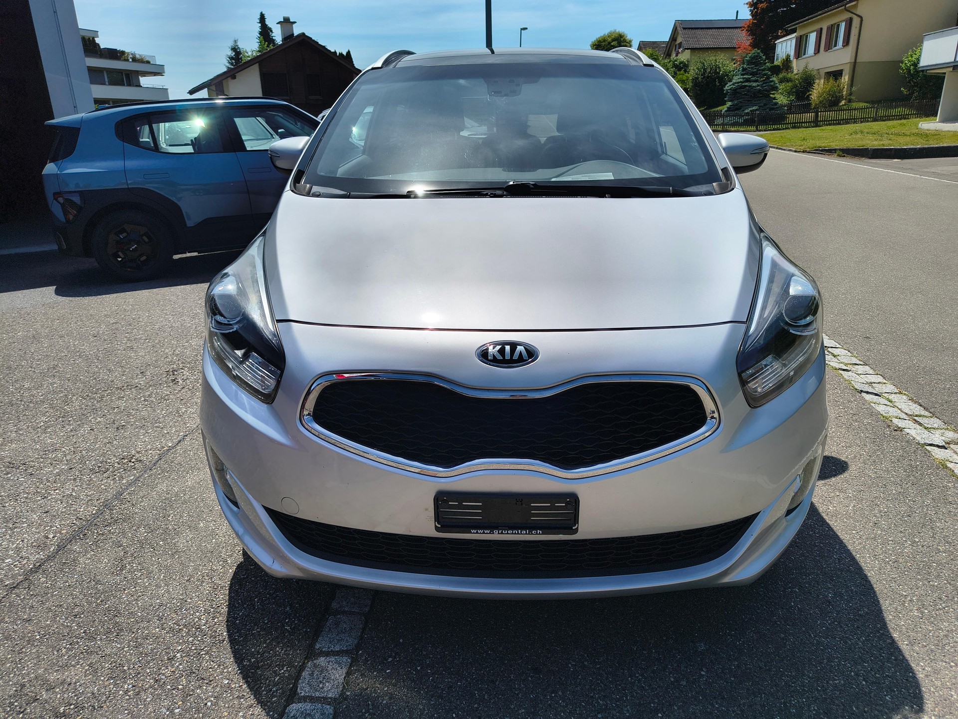 KIA Carens 1.7 CRDi Swiss Eco Edition-image-2