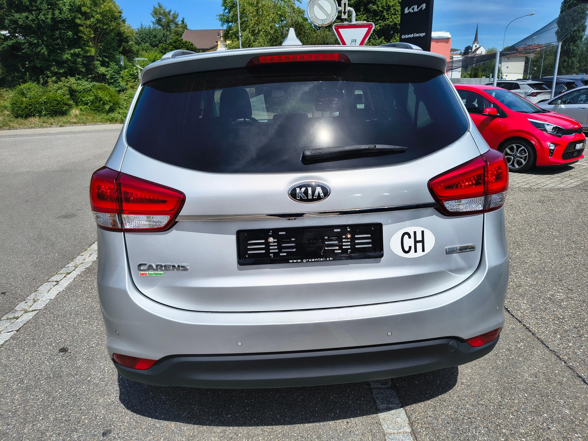 KIA Carens 1.7 CRDi Swiss Eco Edition-image-4