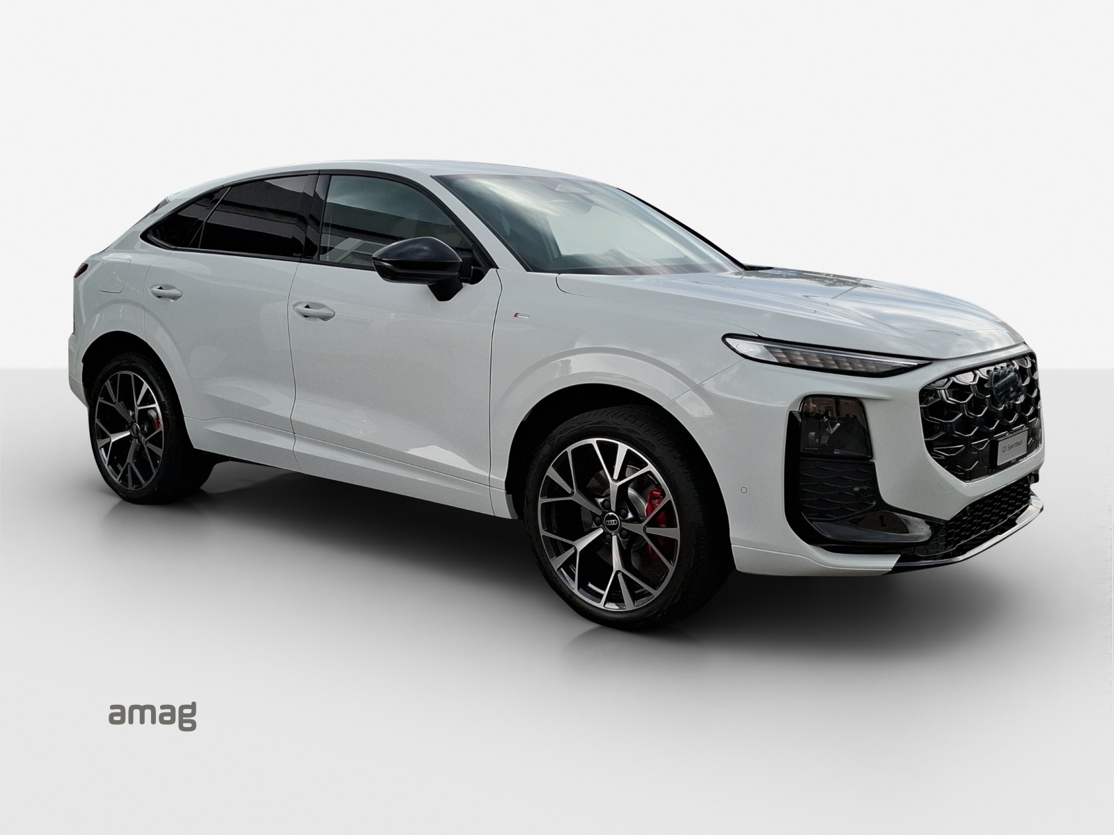 AUDI Q3 Sportback TFSI quattro 195 kW S tronic-image-5
