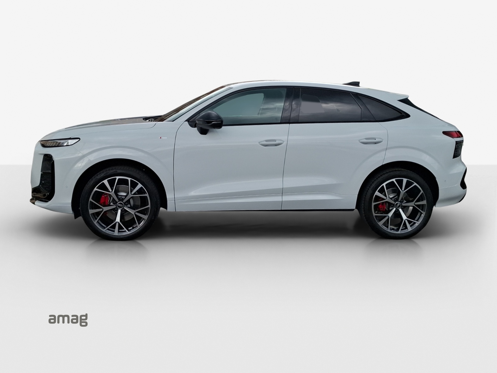 AUDI Q3 Sportback TFSI quattro 195 kW S tronic-showroom-element-1