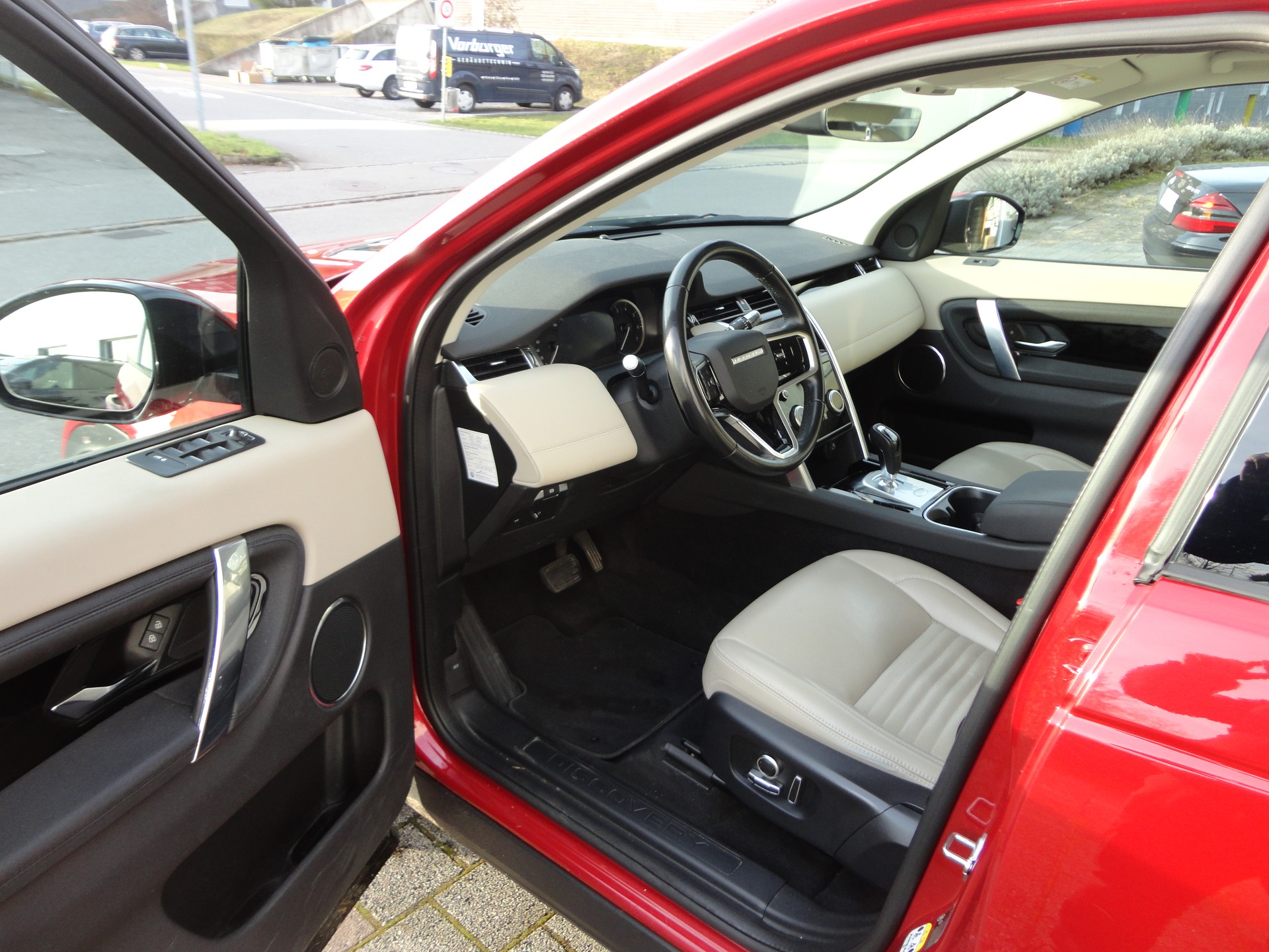 LAND ROVER Discovery Sport P200 2.0 Si4 MHEV Base AT9-image-8