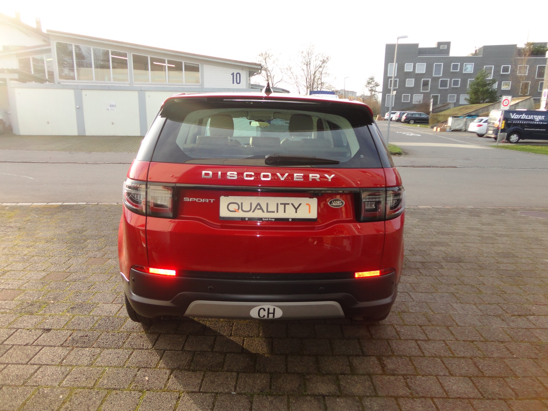 LAND ROVER Discovery Sport P200 2.0 Si4 MHEV Base AT9-image-3