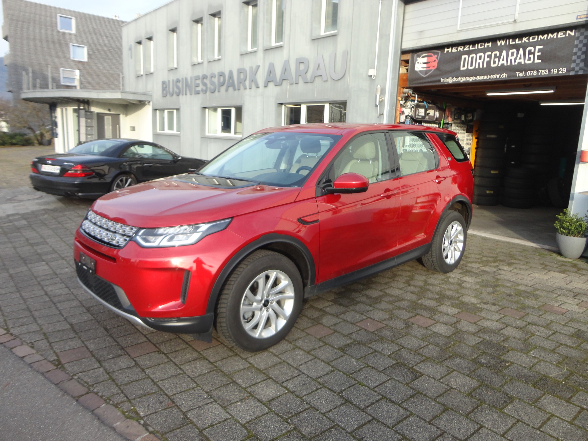 LAND ROVER Discovery Sport P200 2.0 Si4 MHEV Base AT9-image-0