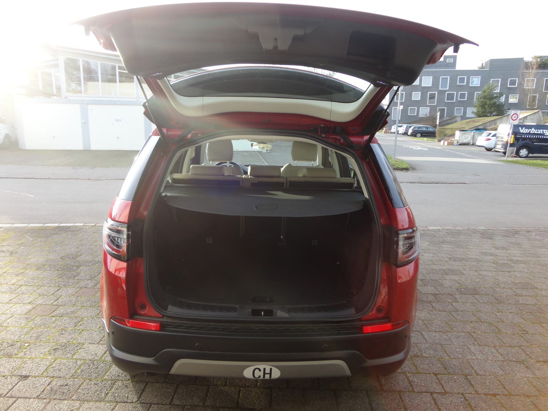 LAND ROVER Discovery Sport P200 2.0 Si4 MHEV Base AT9-image-10