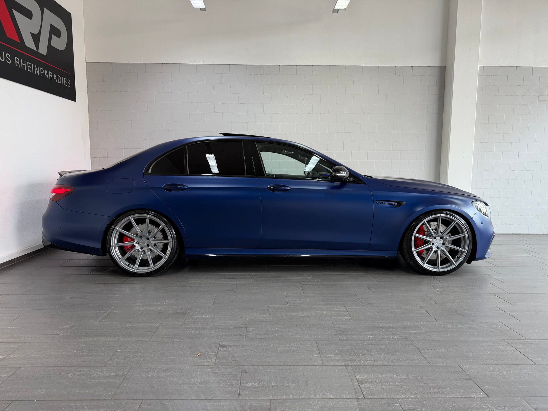 MERCEDES-BENZ AMG E 63 S 4Matic+ Speedshift 9G-TCT * Blau matt * Headup * Burmester * 360 Kamera * Distronic *-image-2