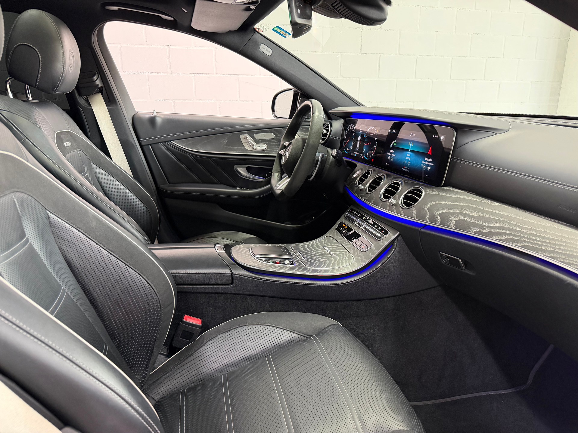 MERCEDES-BENZ AMG E 63 S 4Matic+ Speedshift 9G-TCT * Blau matt * Headup * Burmester * 360 Kamera * Distronic *-image-5
