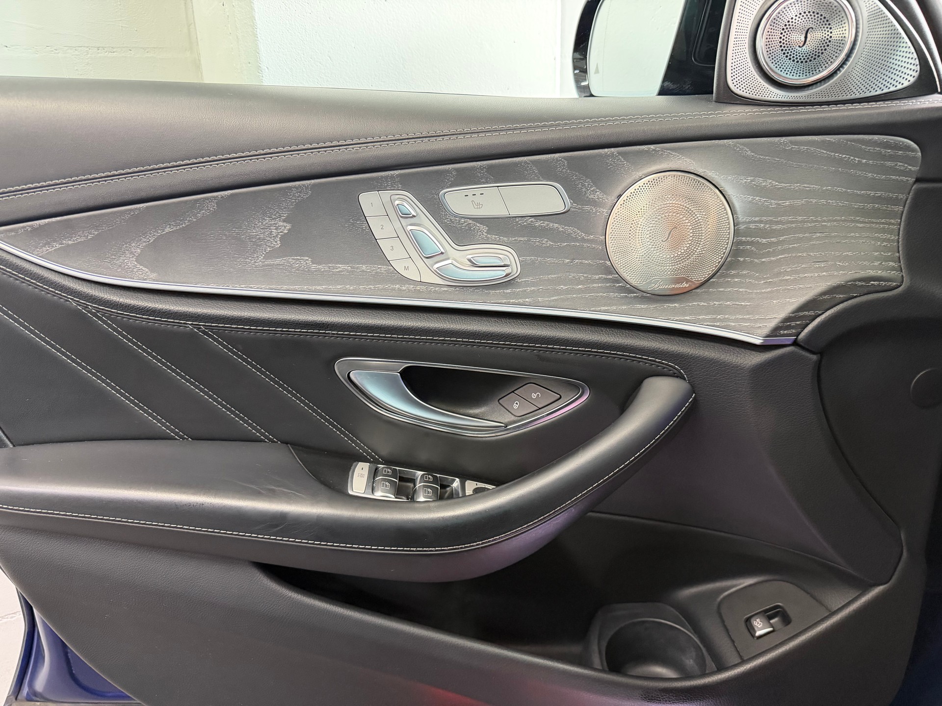 MERCEDES-BENZ AMG E 63 S 4Matic+ Speedshift 9G-TCT * Blau matt * Headup * Burmester * 360 Kamera * Distronic *-image-12