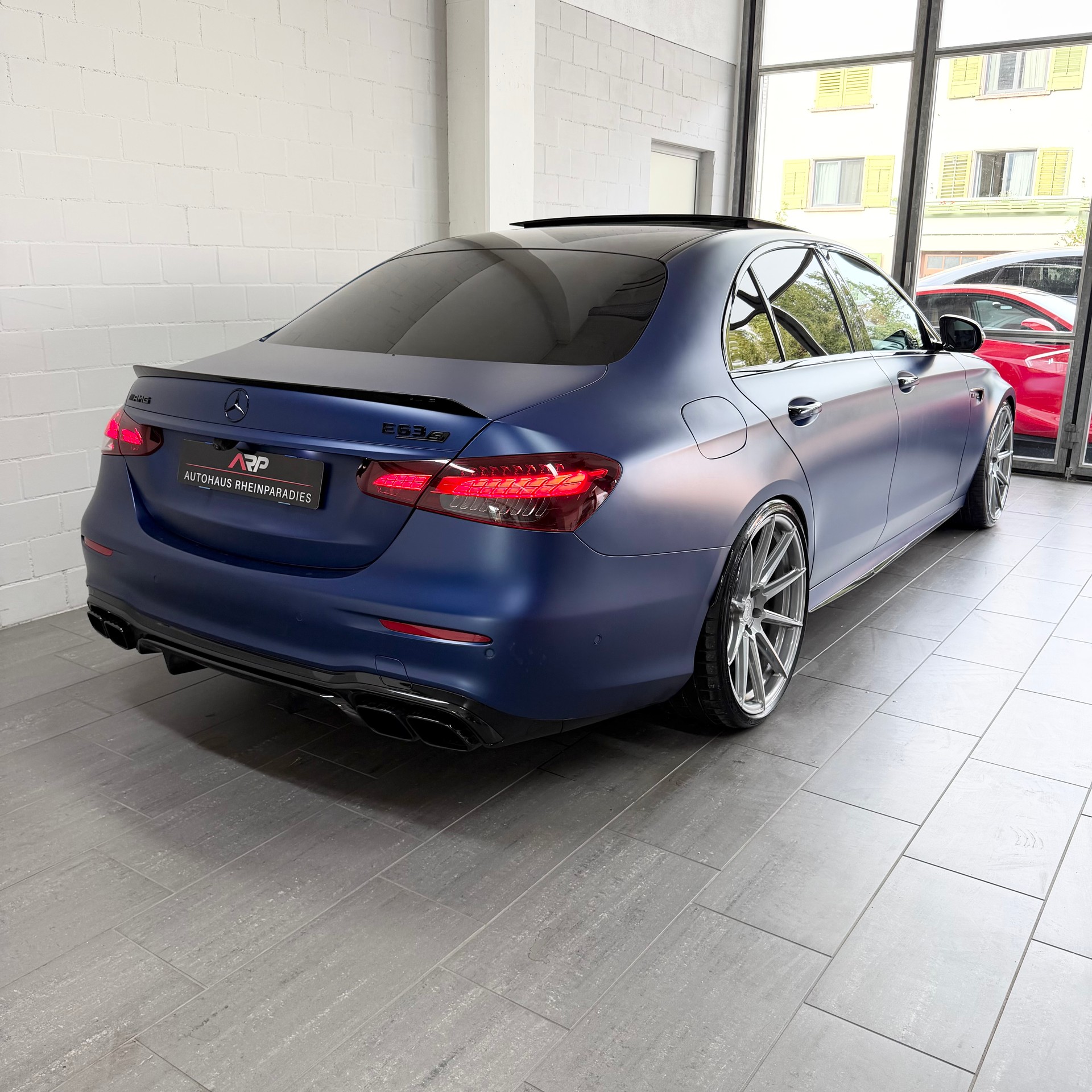 MERCEDES-BENZ AMG E 63 S 4Matic+ Speedshift 9G-TCT * Blau matt * Headup * Burmester * 360 Kamera * Distronic *-image-3