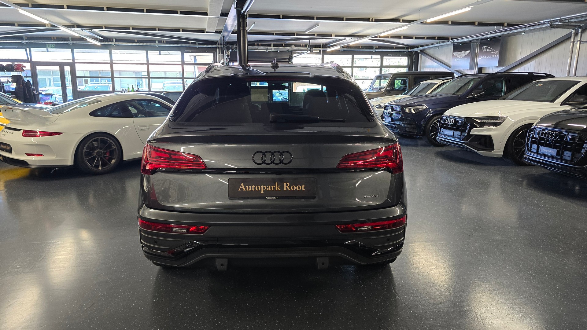 AUDI Q5 Sportback 40 TFSI S line quattro S-tronic-image-7