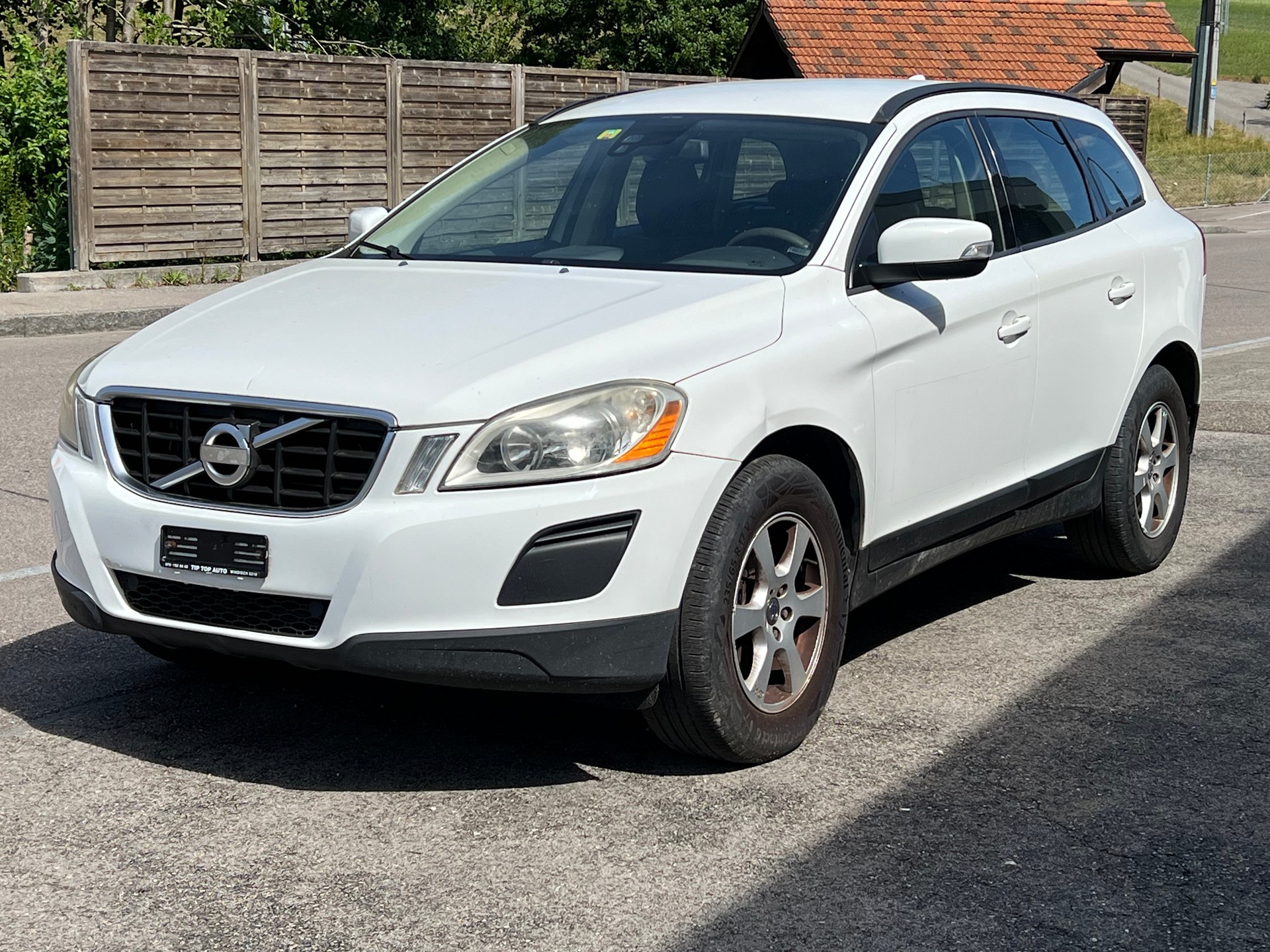 VOLVO XC60 2.4D-image-2