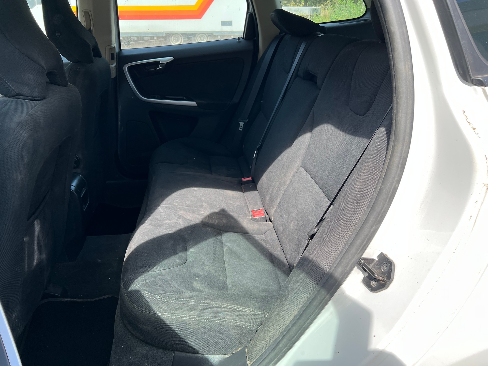 VOLVO XC60 2.4D-image-8
