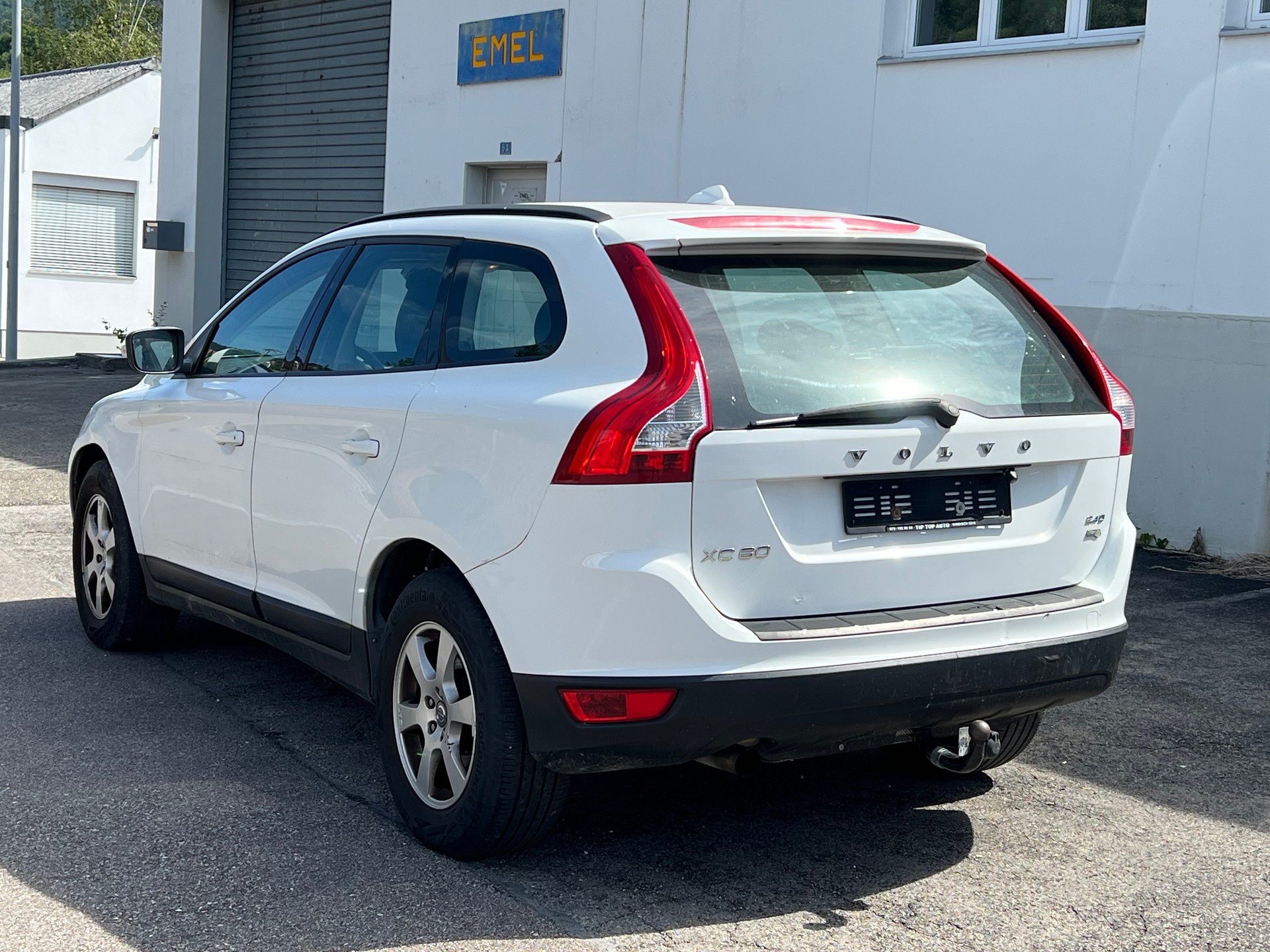VOLVO XC60 2.4D-image-5