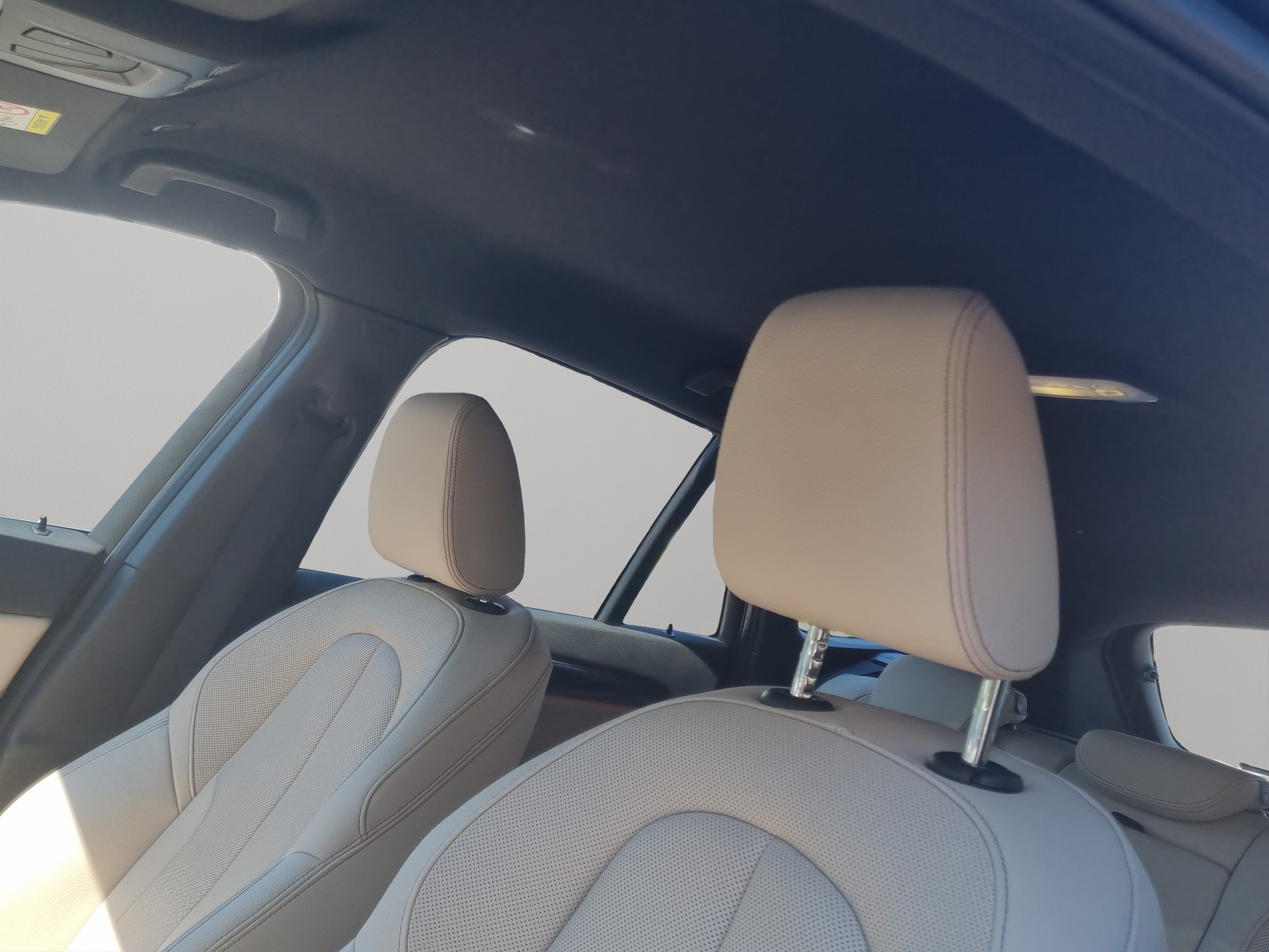 BMW X1 xDrive 20i xLine Steptronic-image-12