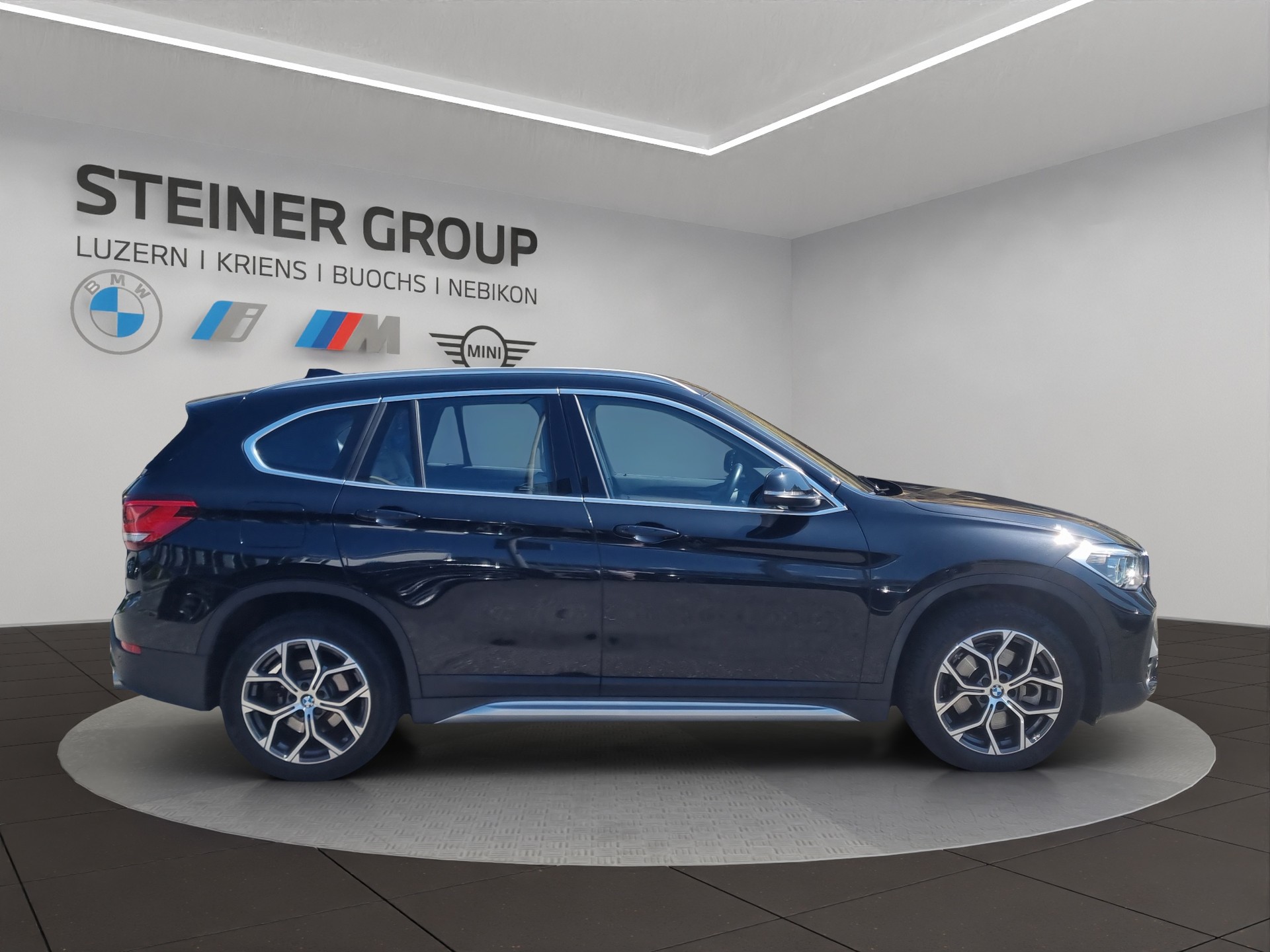 BMW X1 xDrive 20i xLine Steptronic-image-3