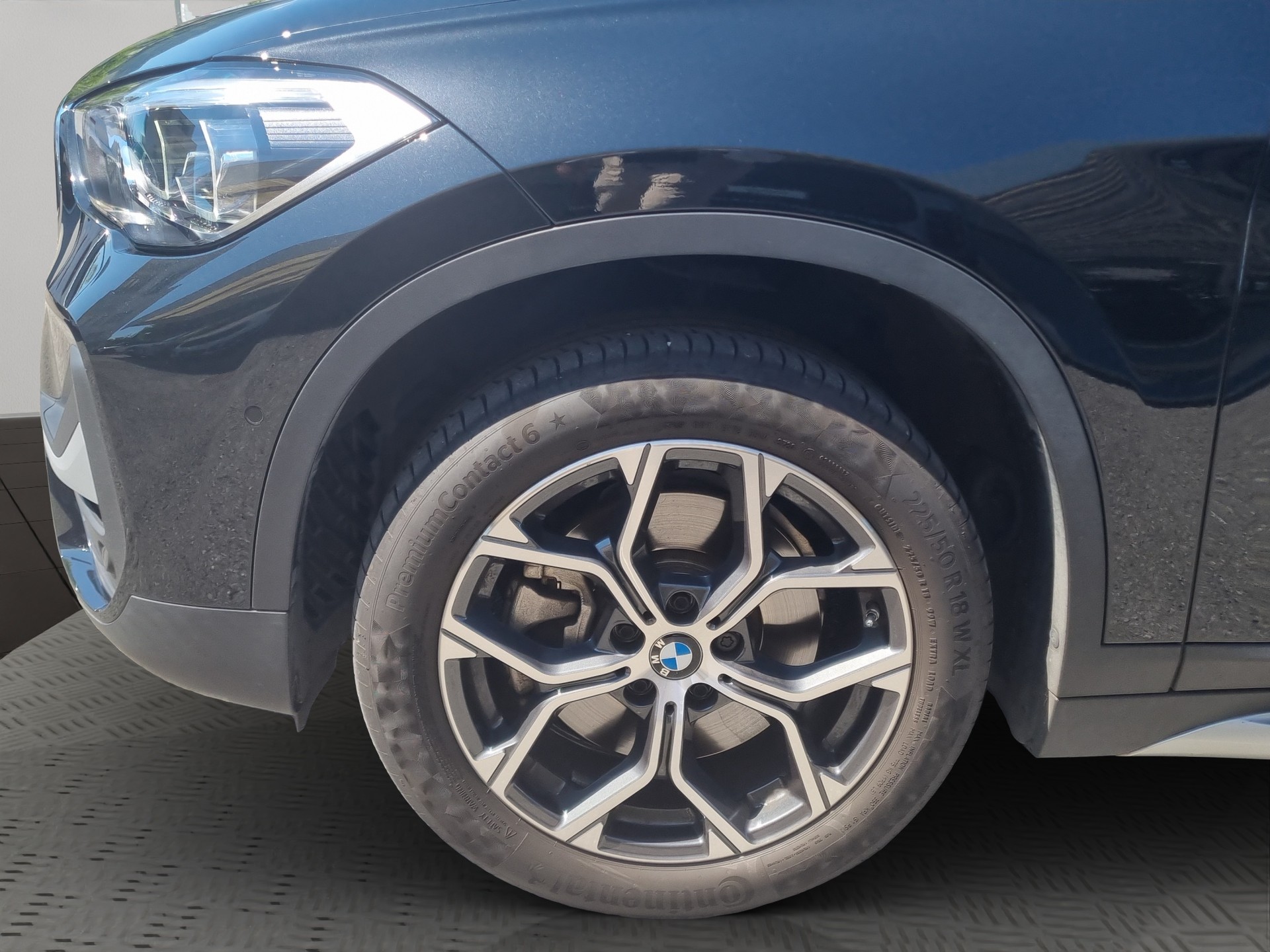 BMW X1 xDrive 20i xLine Steptronic-image-8
