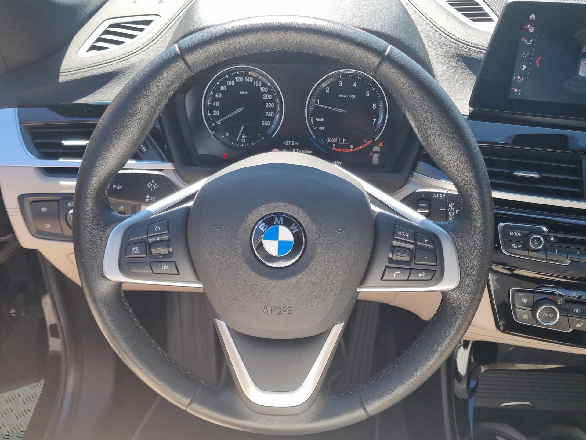 BMW X1 xDrive 20i xLine Steptronic-image-13