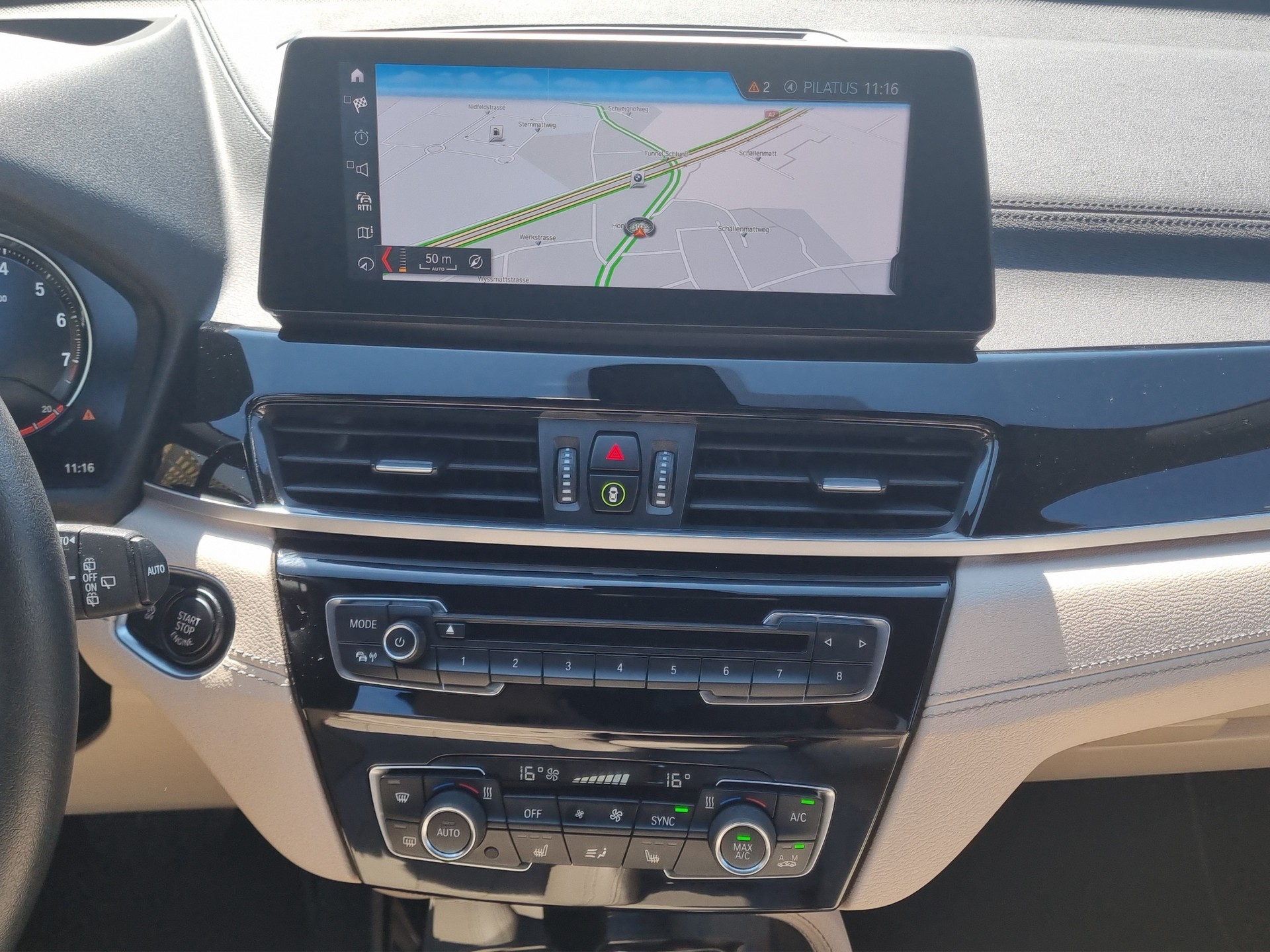 BMW X1 xDrive 20i xLine Steptronic-image-17